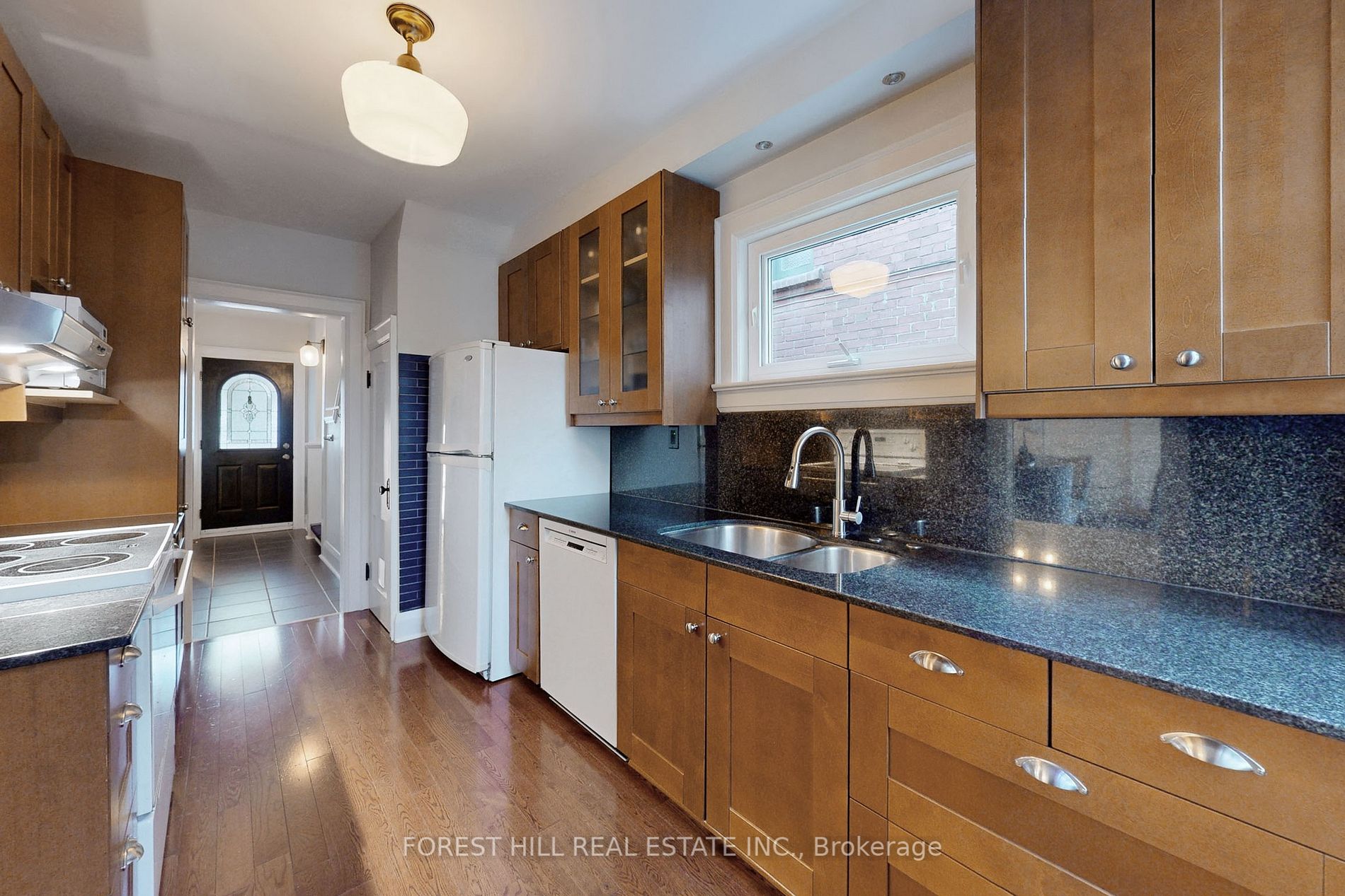92 Bowood Ave