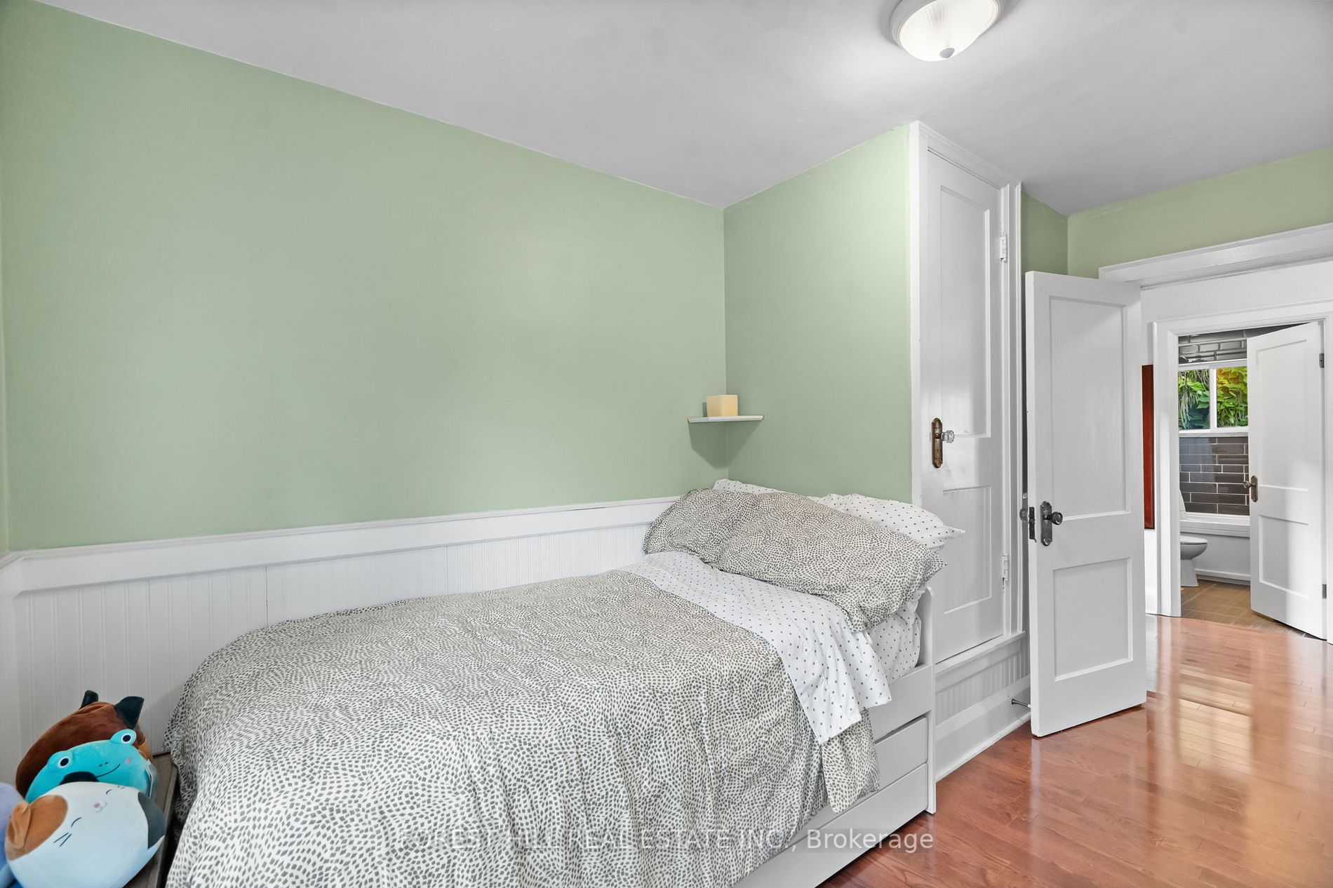 92 Bowood Ave