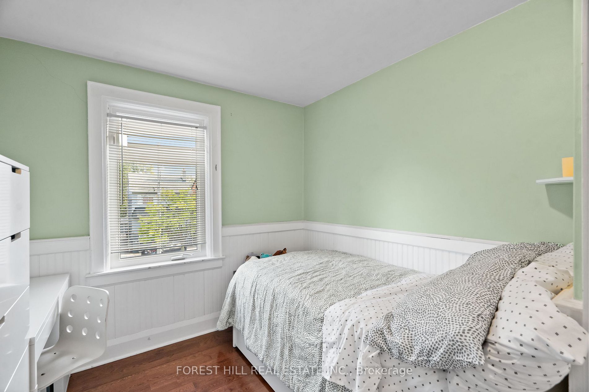 92 Bowood Ave