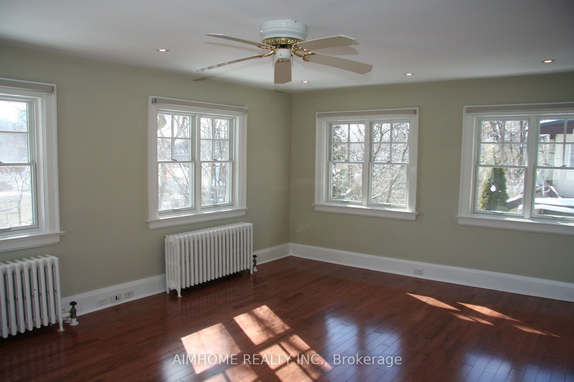 69 St Leonards Ave