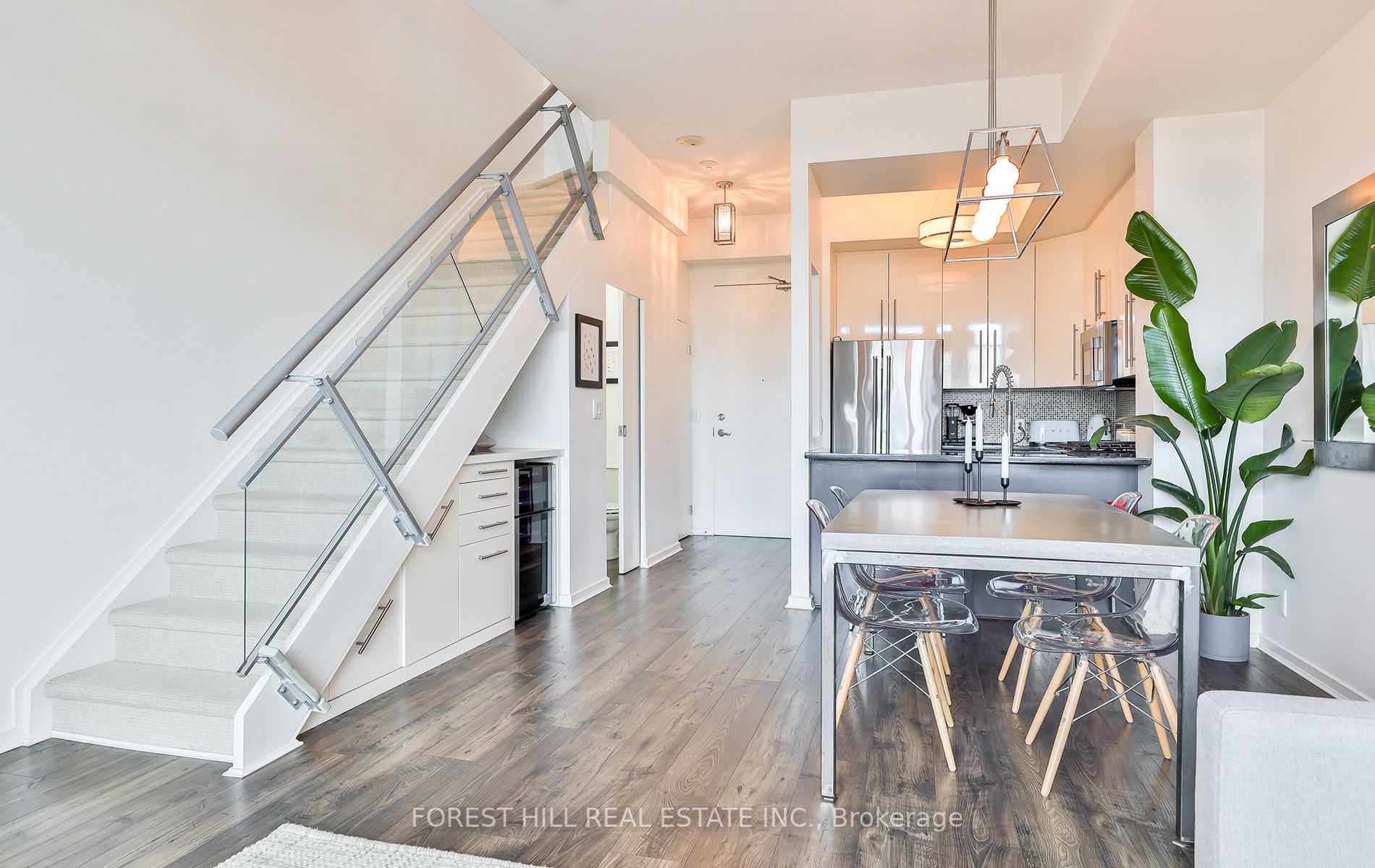 388 Richmond St W, #724