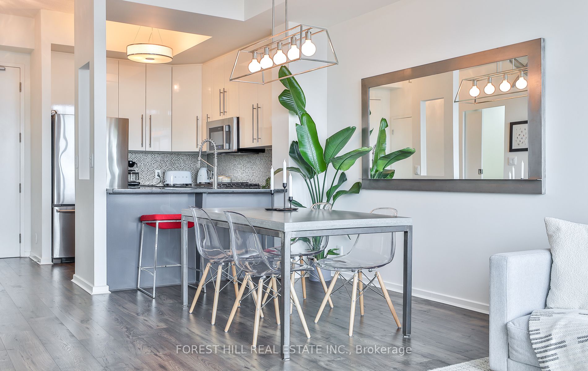 388 Richmond St W, #724