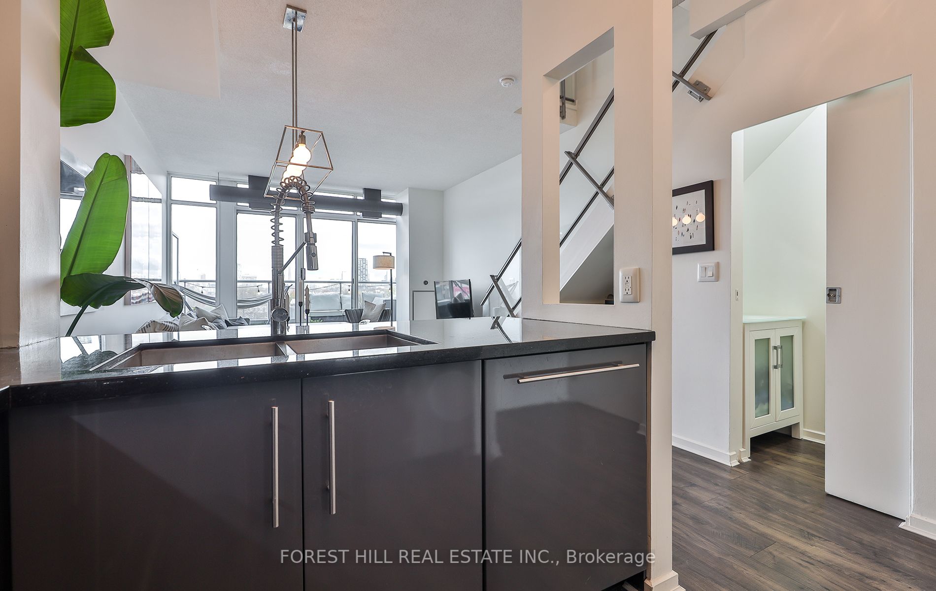388 Richmond St W, #724