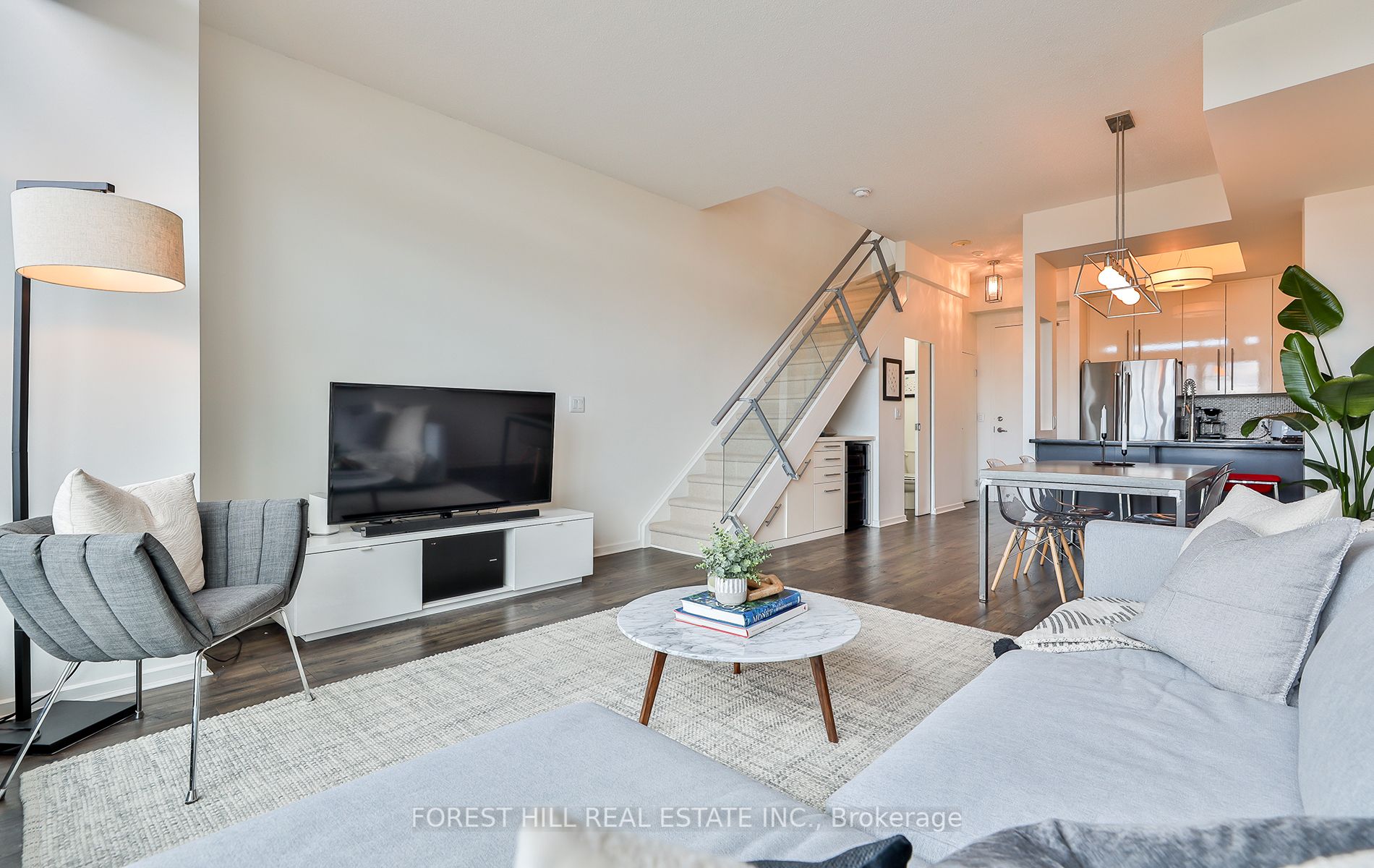 388 Richmond St W, #724