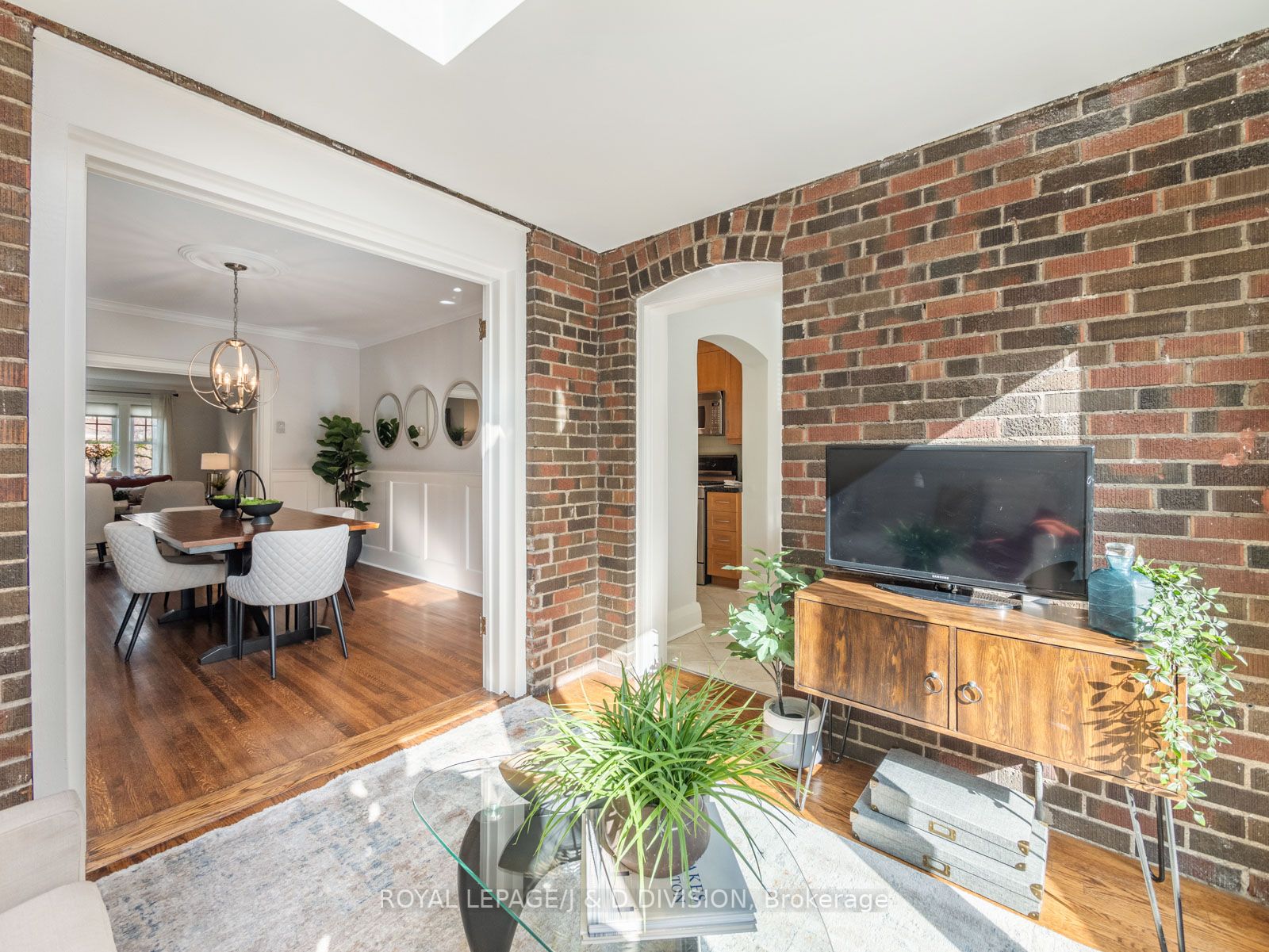 349 Castlefield Avenue