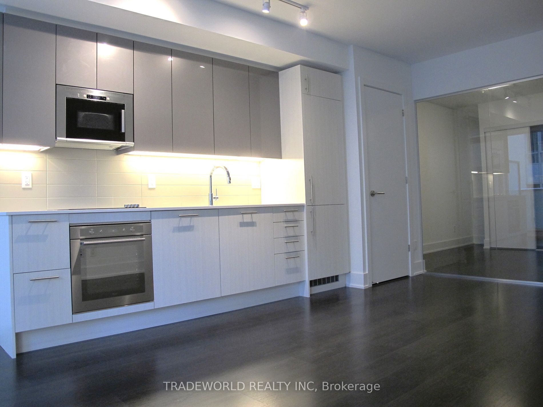 403 Church St, #418