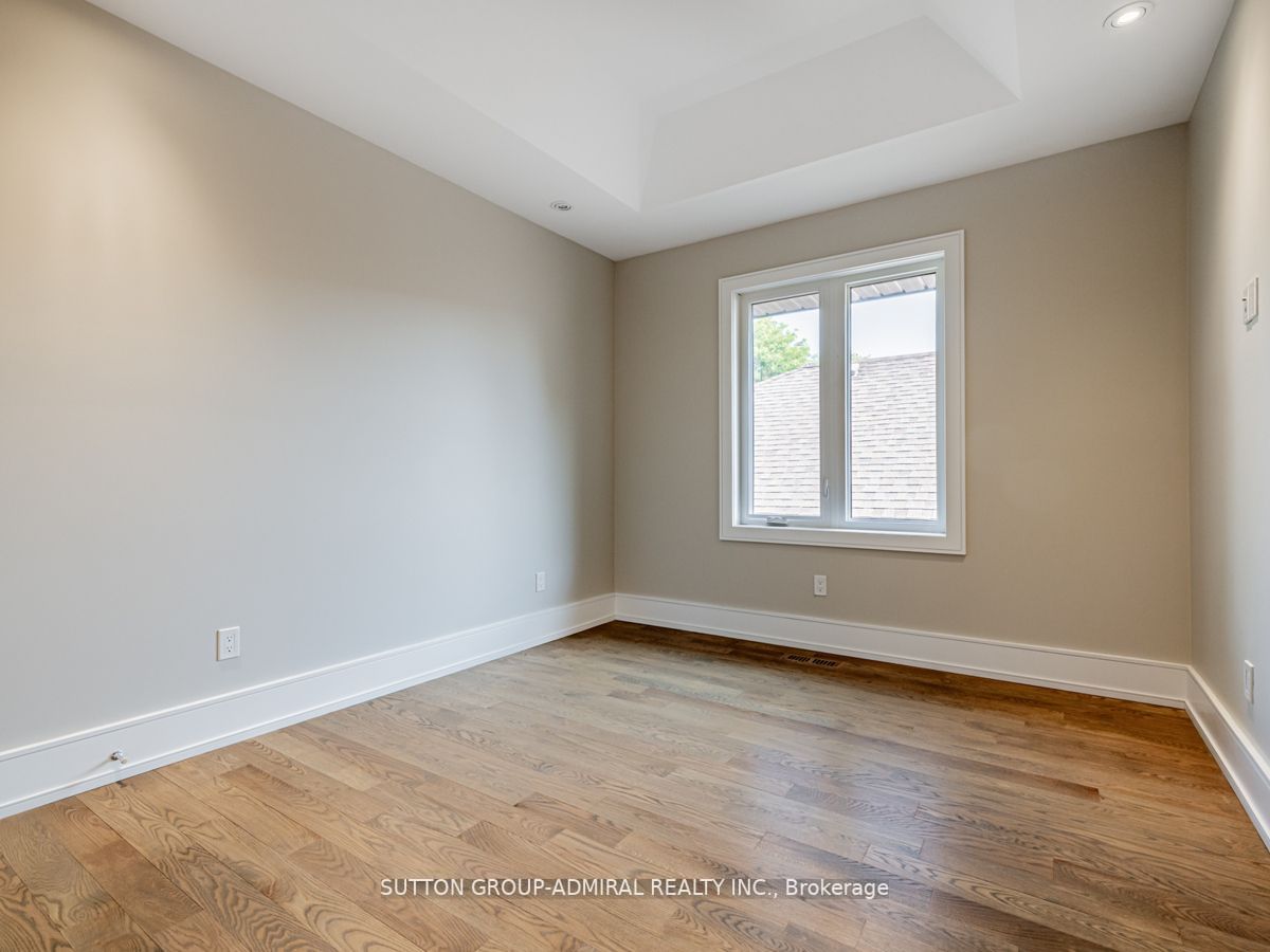 476 Deloraine Ave