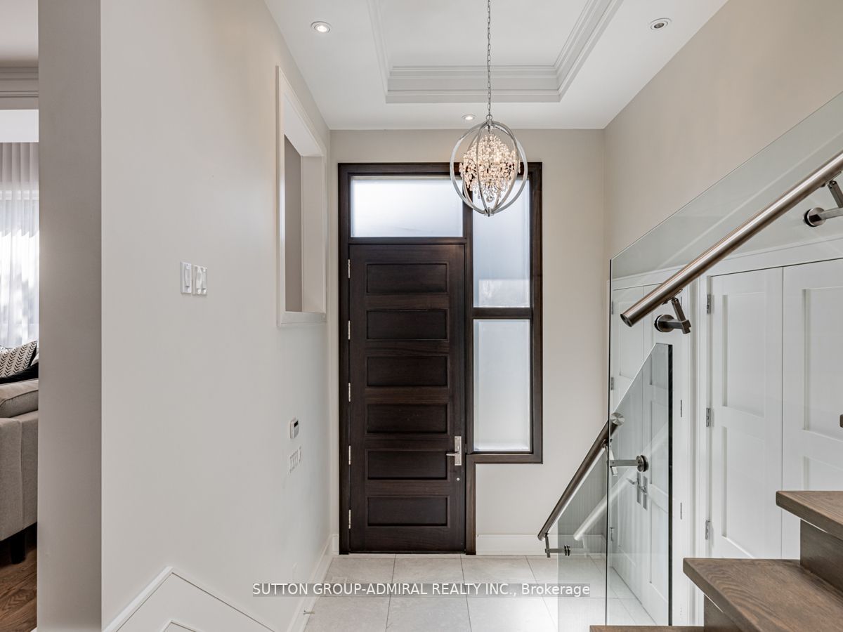 476 Deloraine Ave