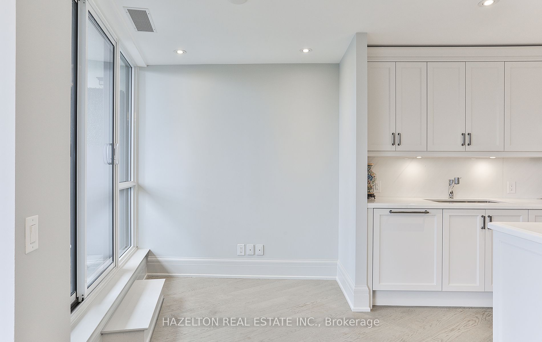 181 Davenport Rd, #302