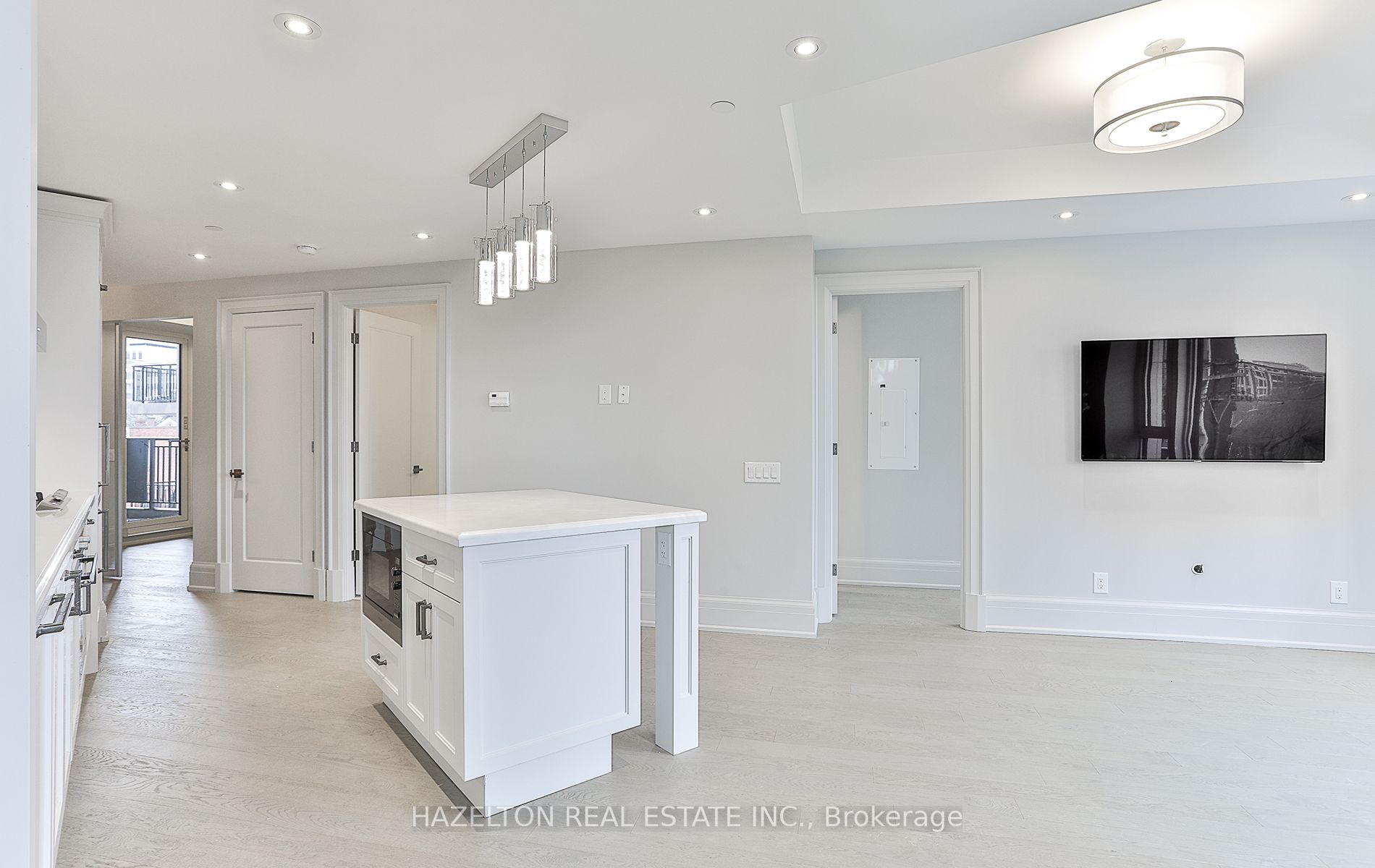 181 Davenport Rd, #302