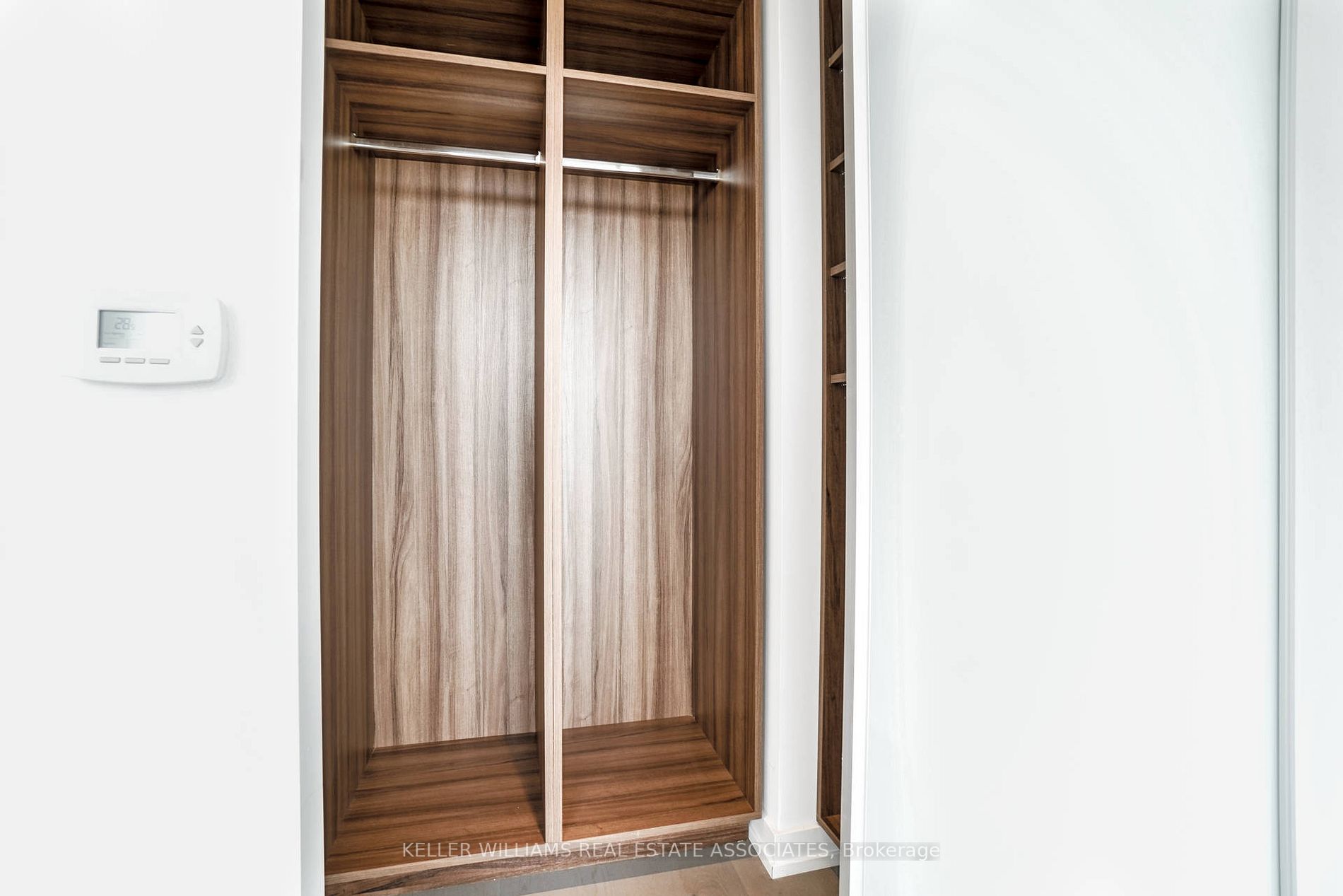 488 University Ave, #2302