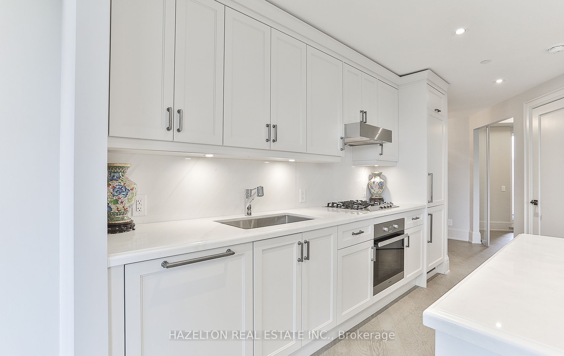 181 Davenport Rd, #302