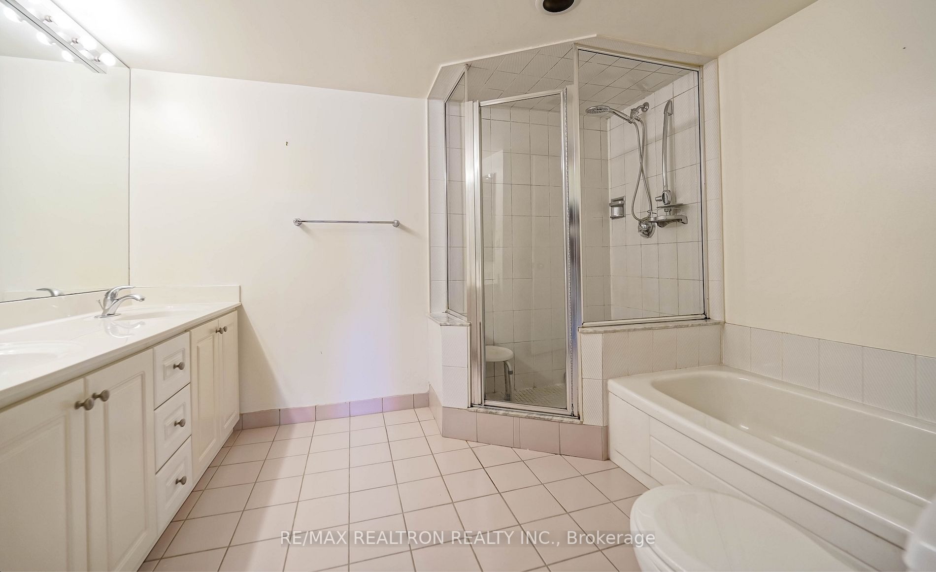 30 Greenfield Avenue #1211