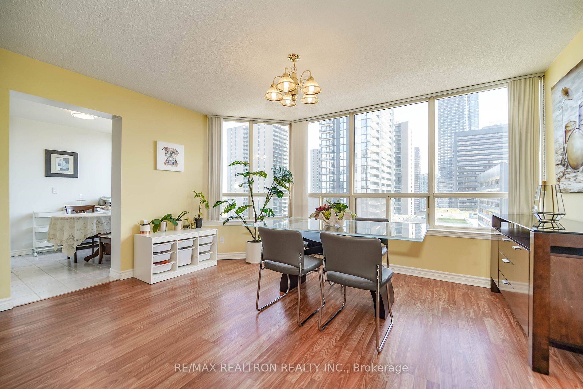 30 Greenfield Avenue #1211