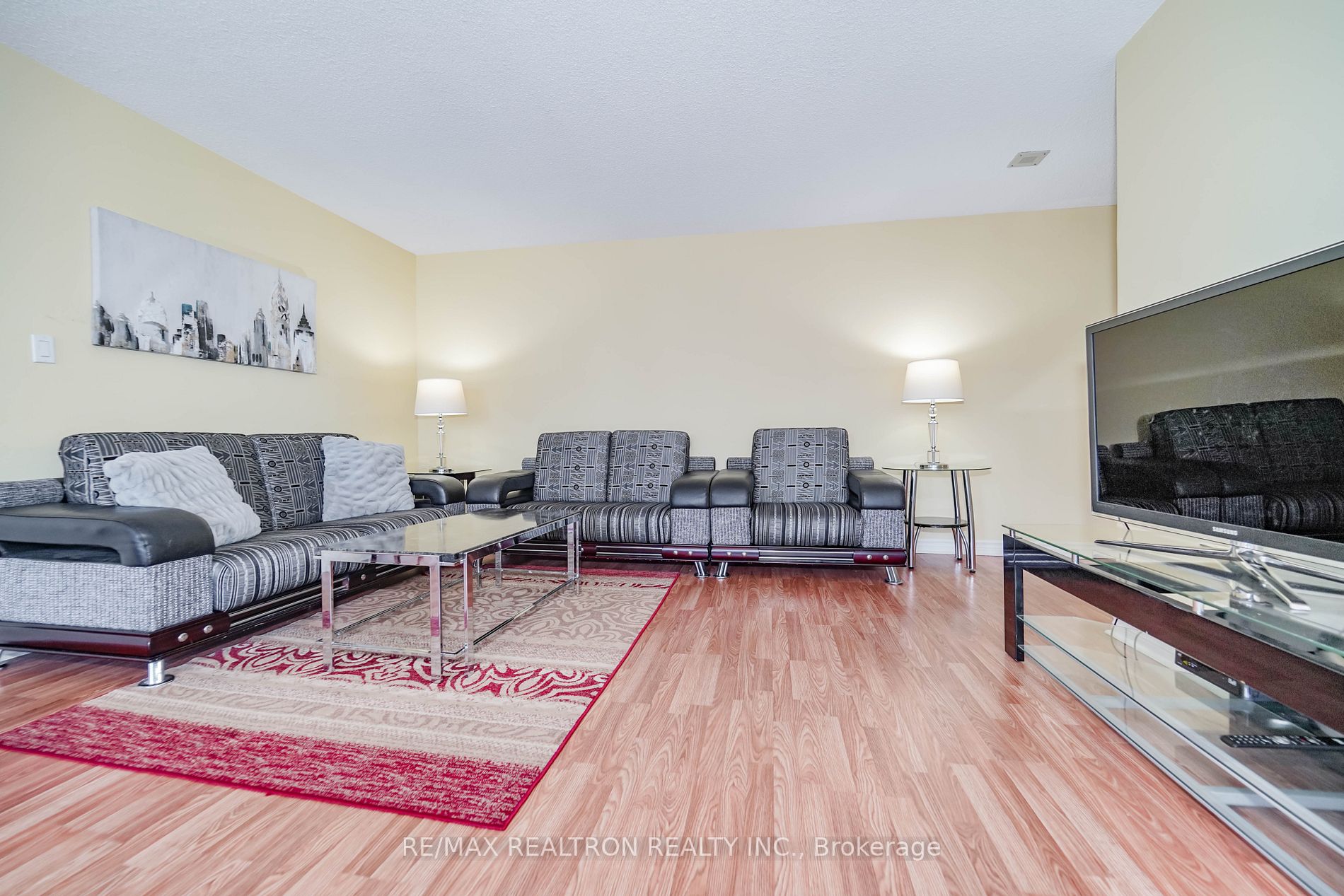 30 Greenfield Avenue #1211