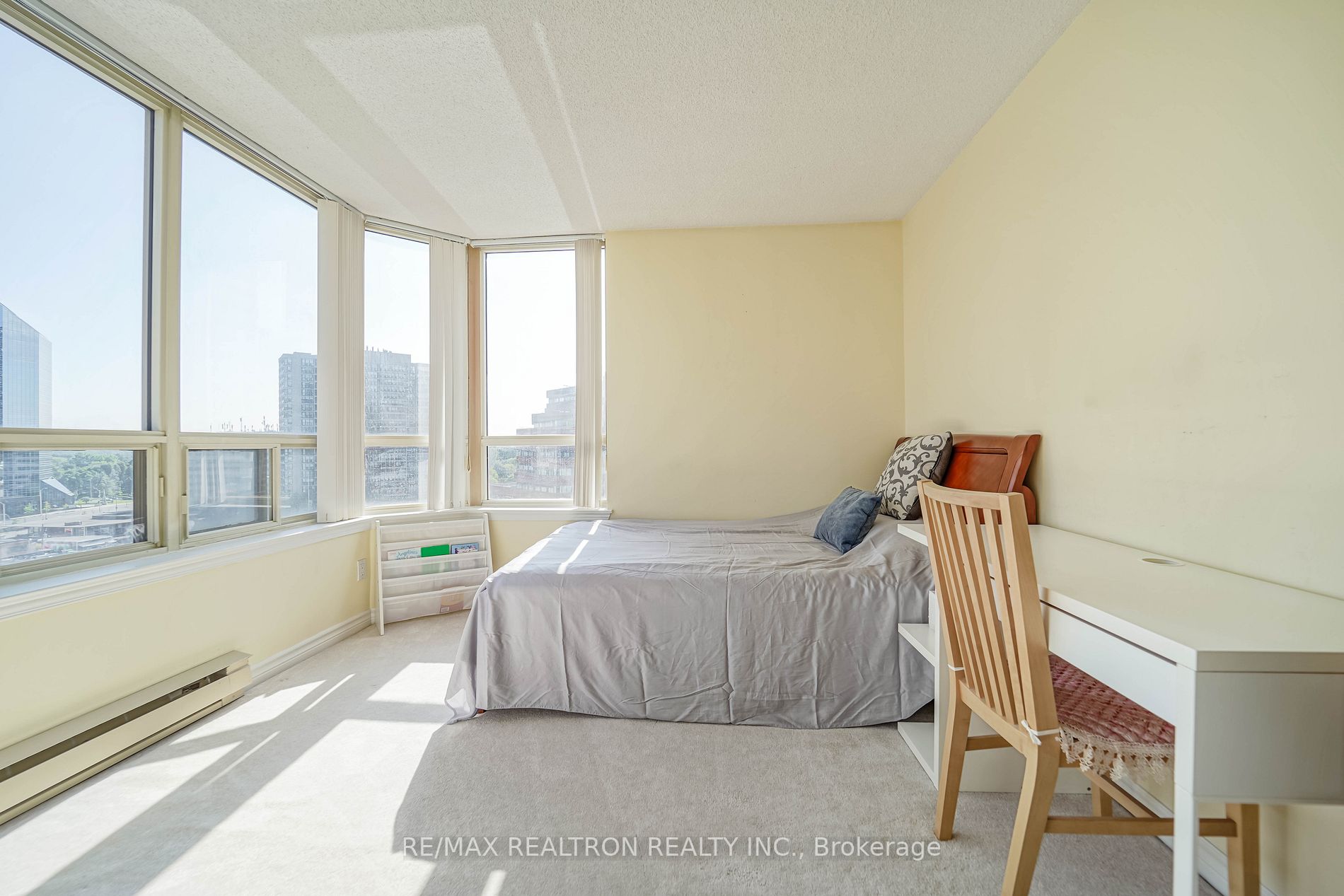 30 Greenfield Avenue #1211