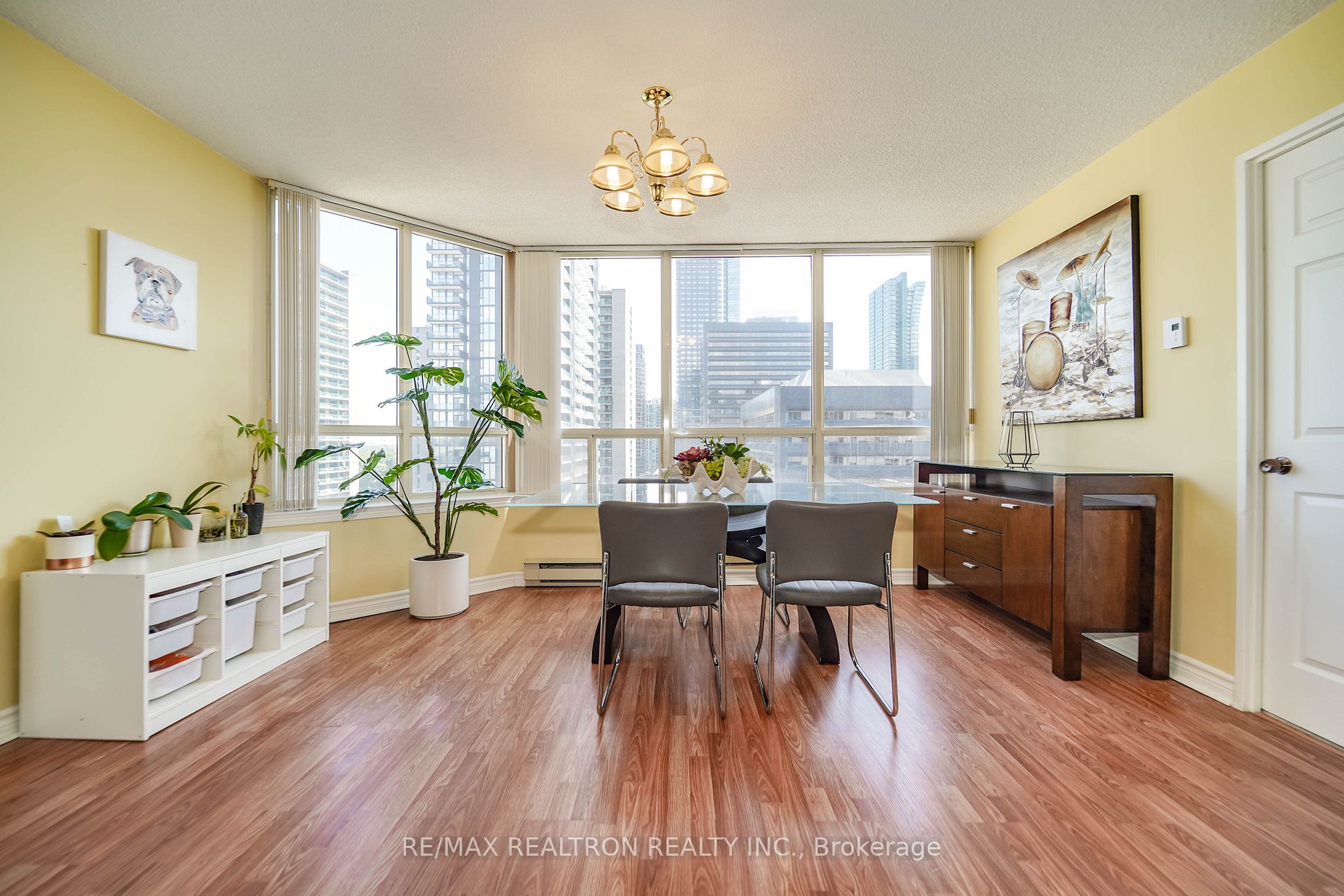 30 Greenfield Avenue #1211