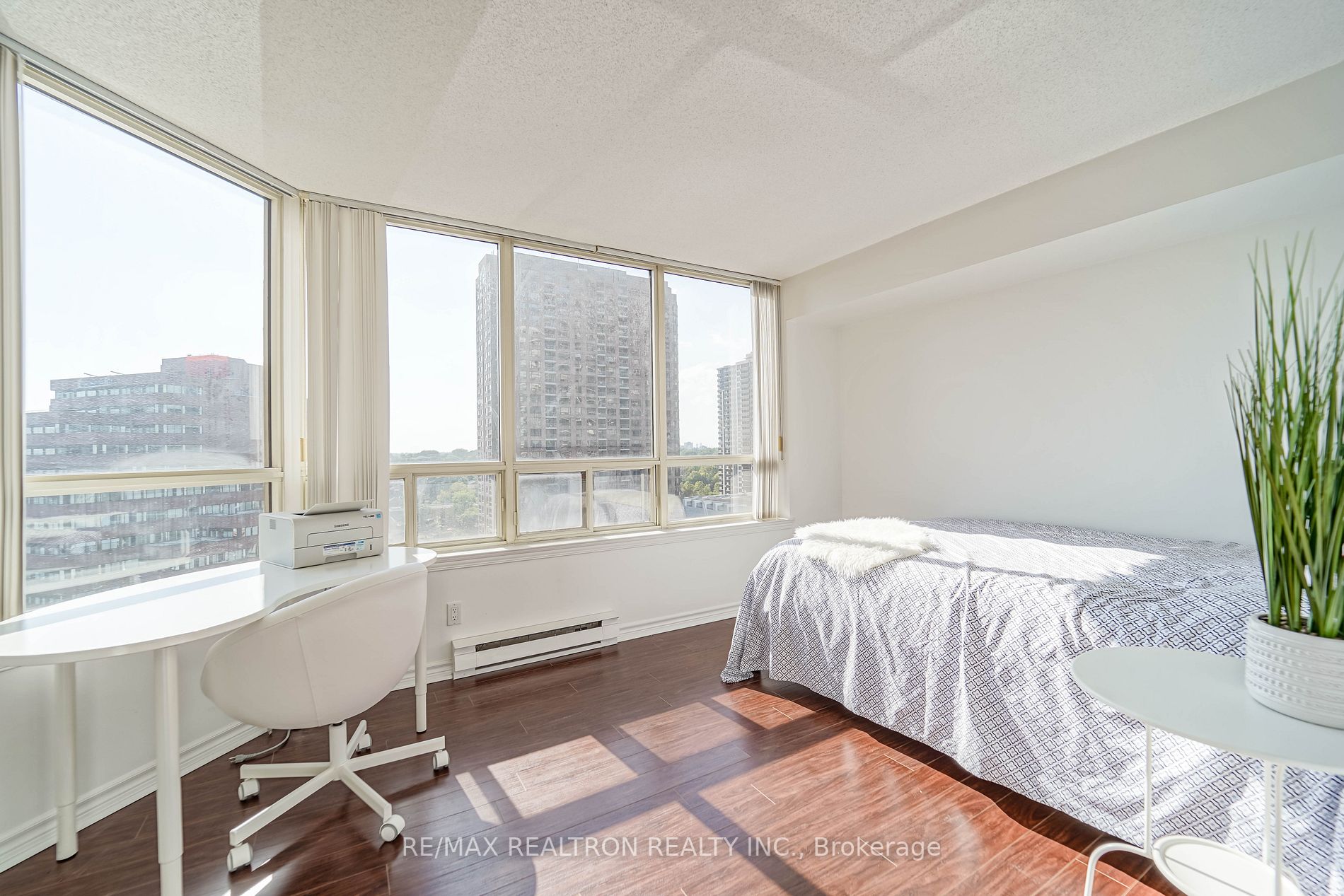 30 Greenfield Avenue #1211