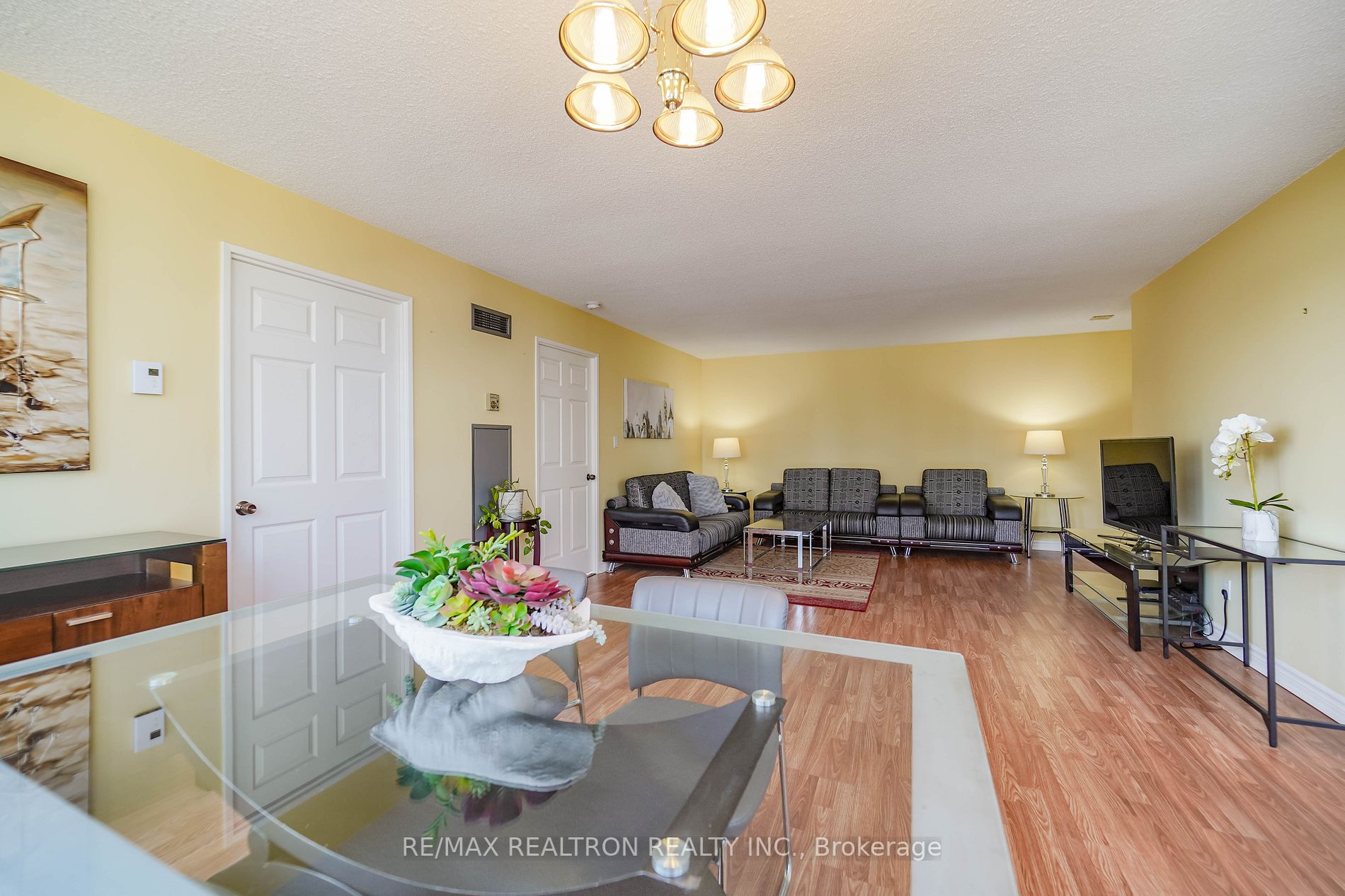 30 Greenfield Avenue #1211