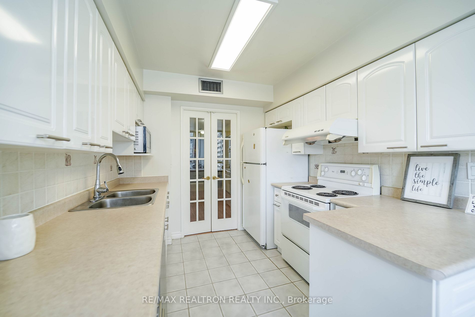 30 Greenfield Avenue #1211
