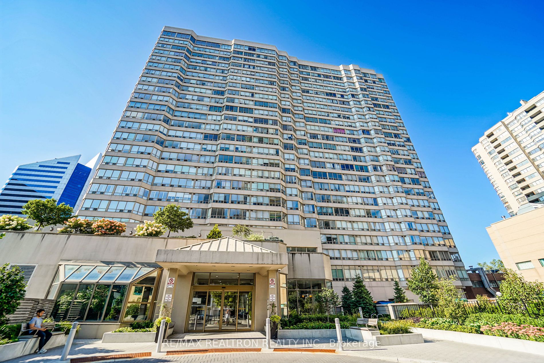 30 Greenfield Avenue #1211