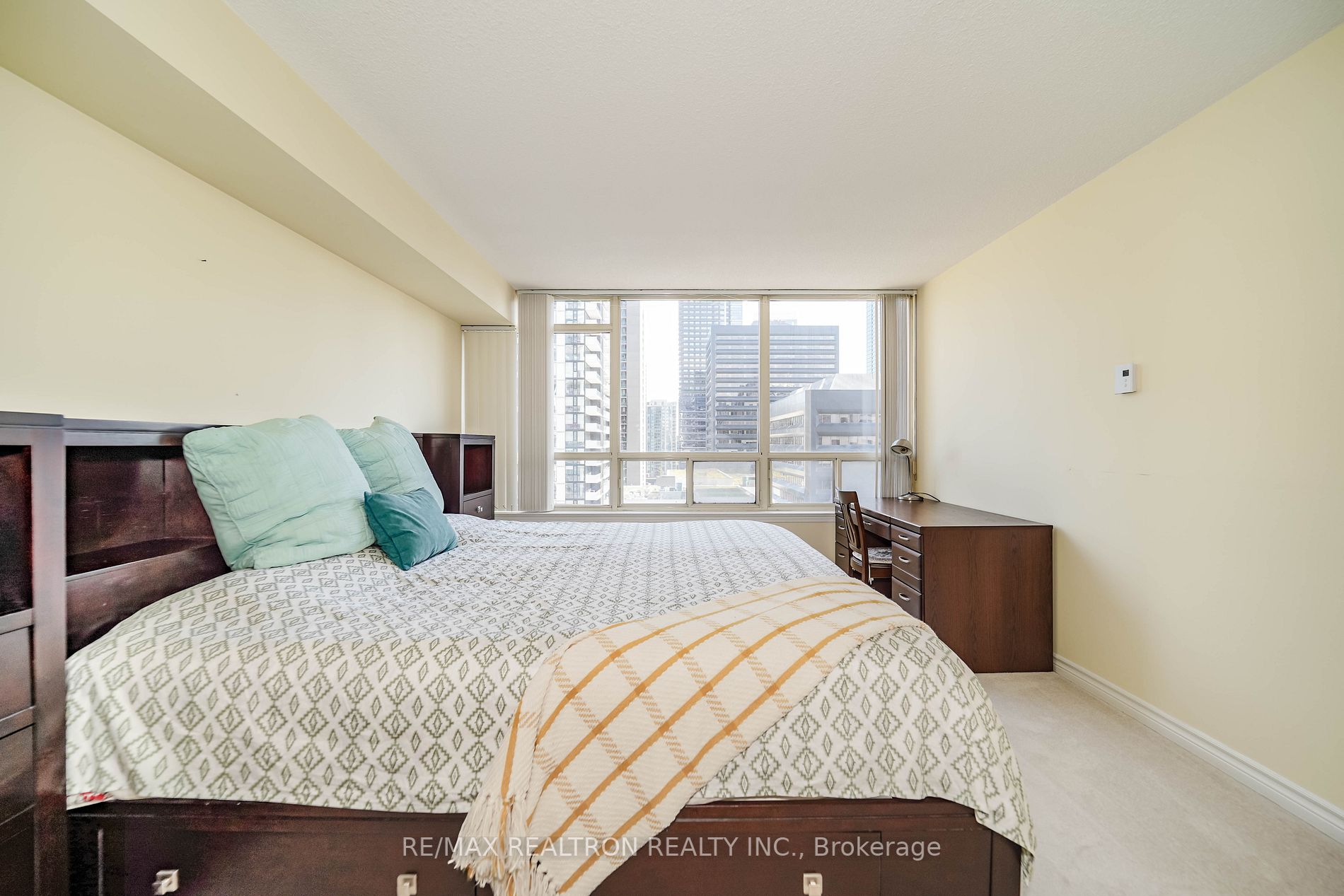 30 Greenfield Avenue #1211