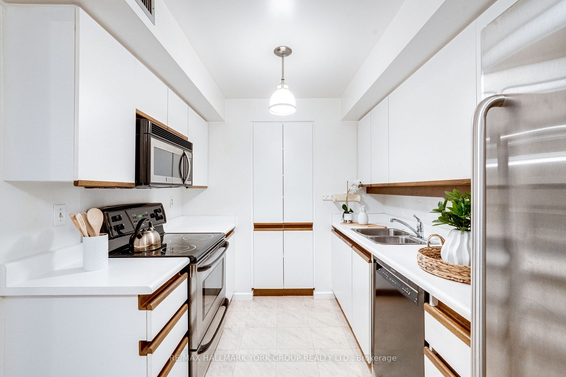 80 Front St E, #310