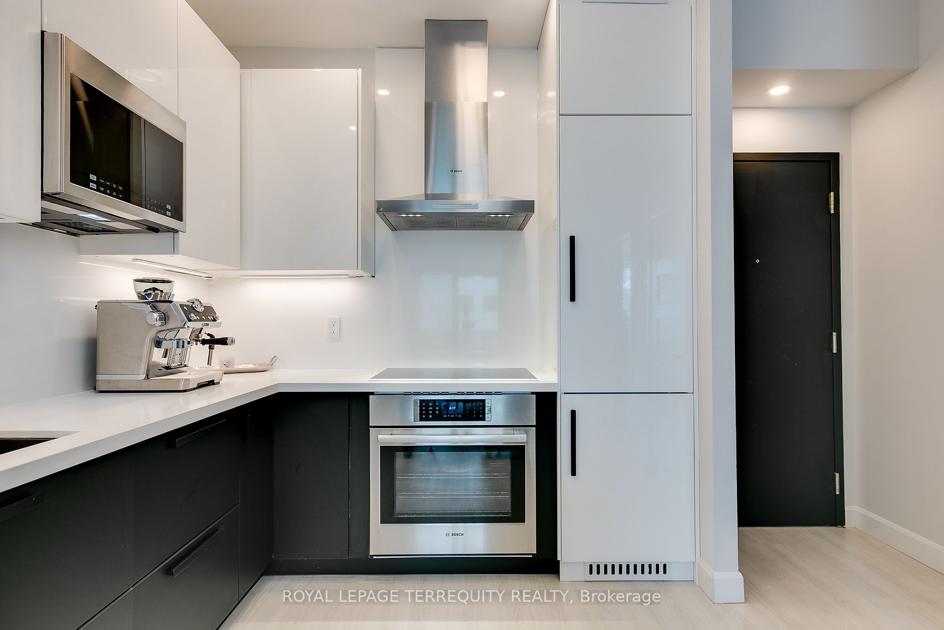 410 Queens Quay W, #216