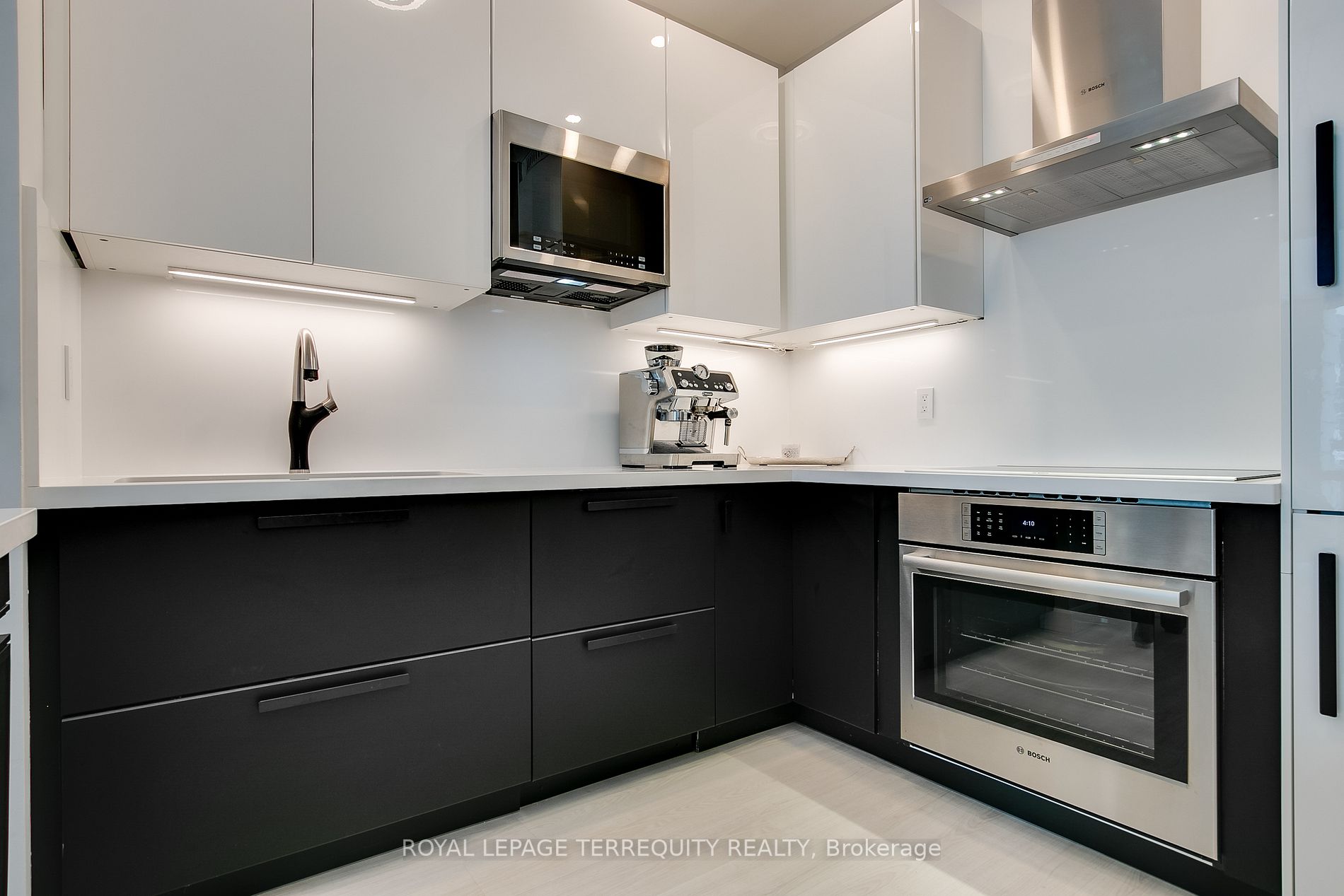 410 Queens Quay W, #216