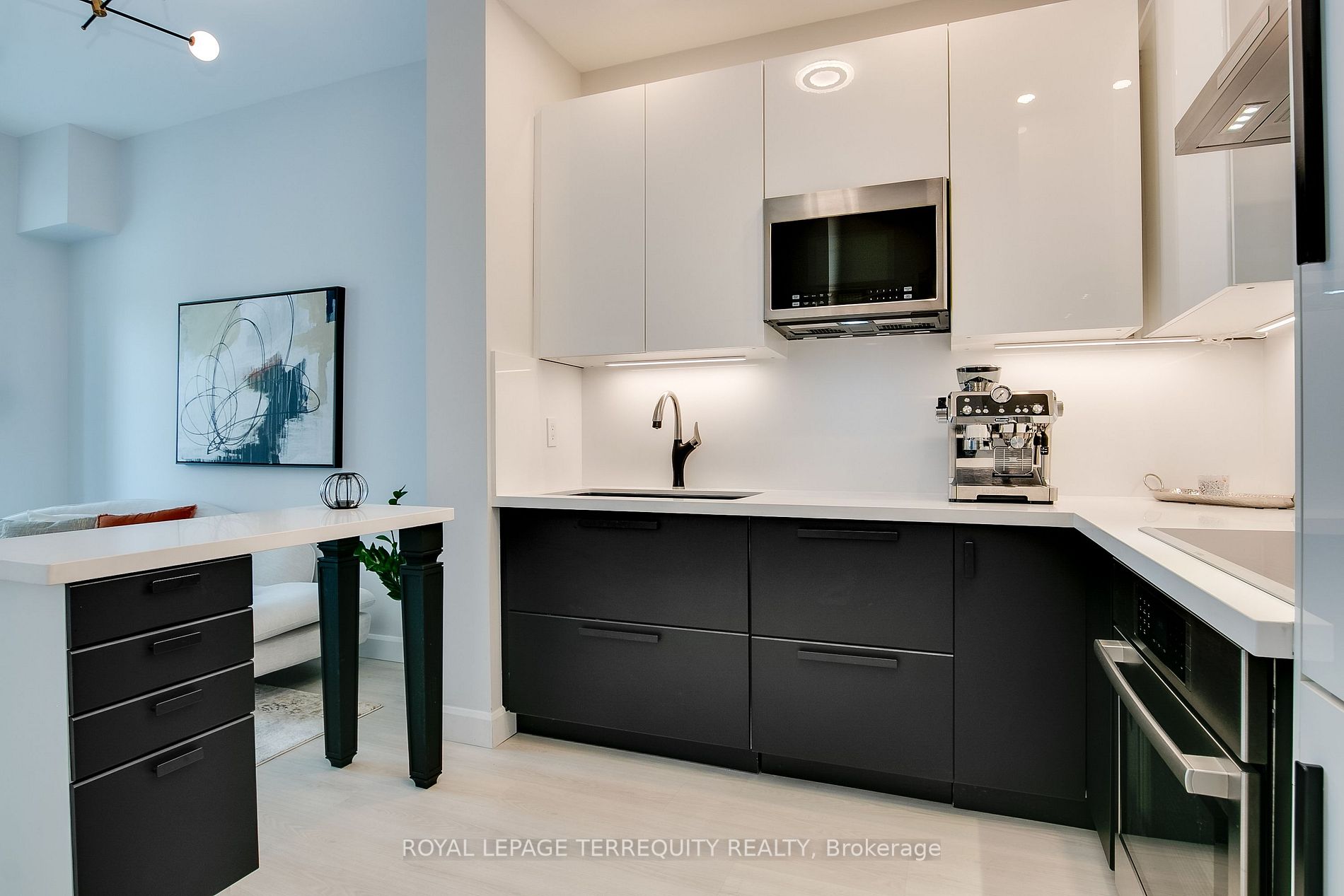 410 Queens Quay W, #216
