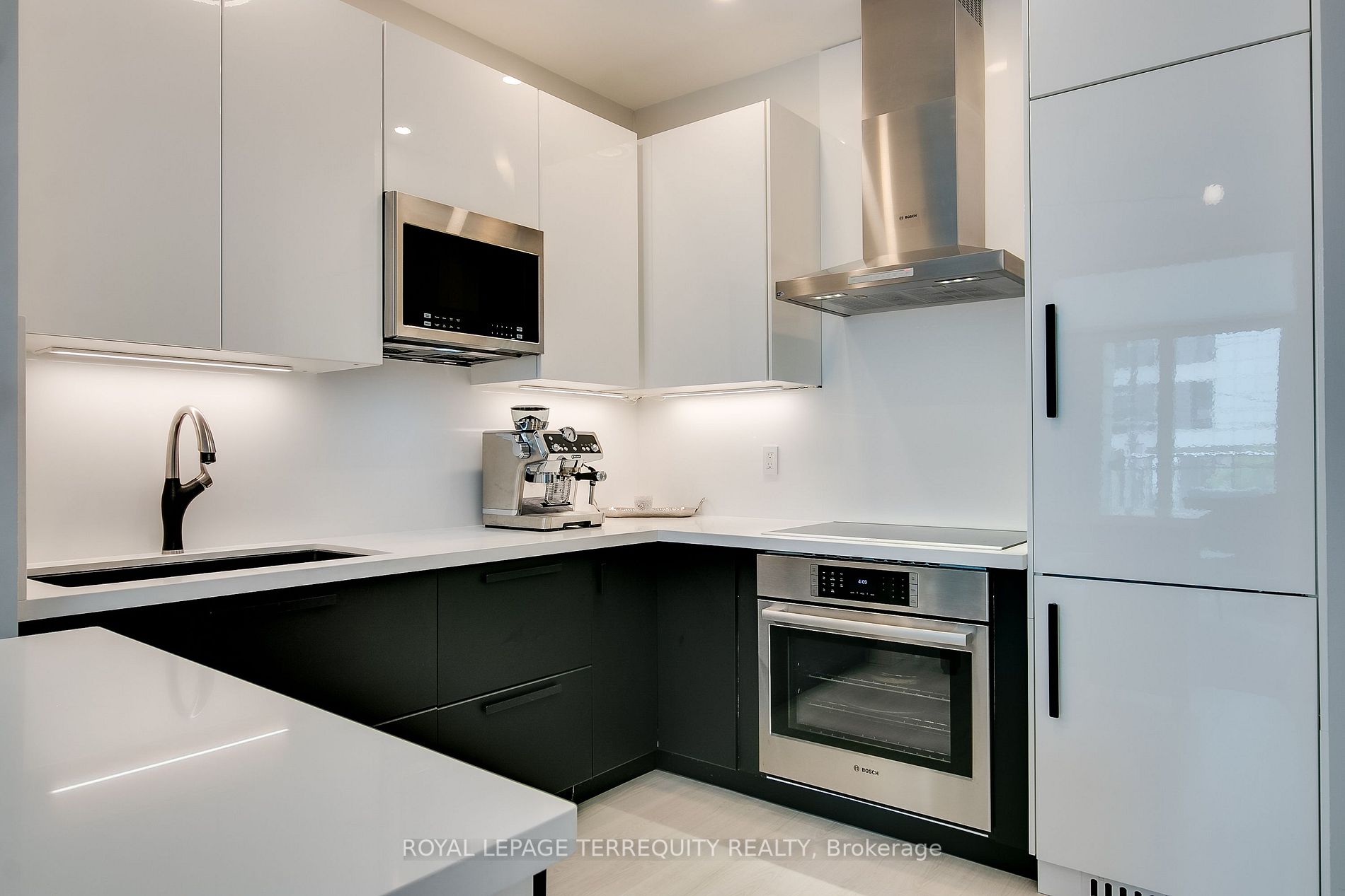 410 Queens Quay W, #216
