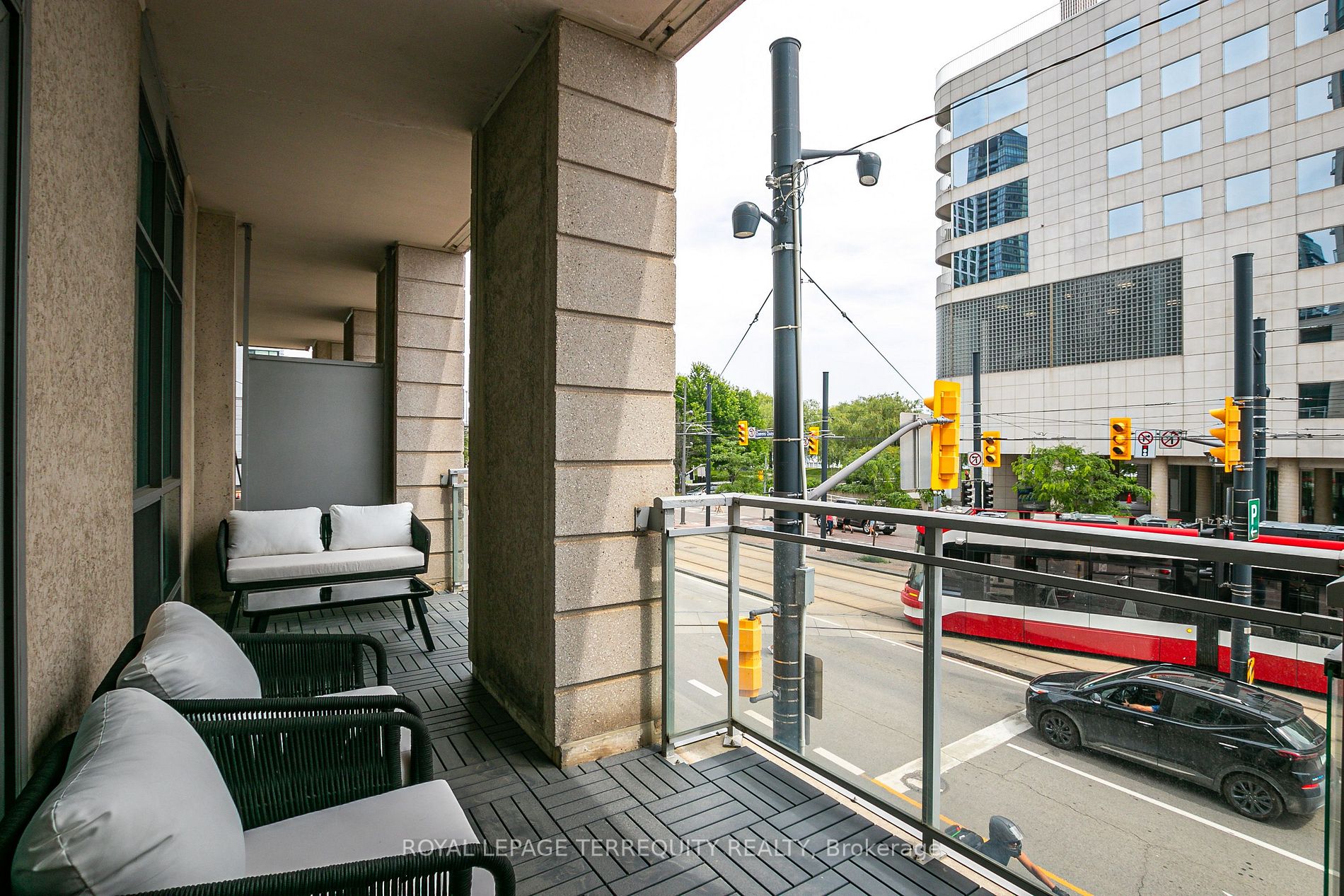 410 Queens Quay W, #216
