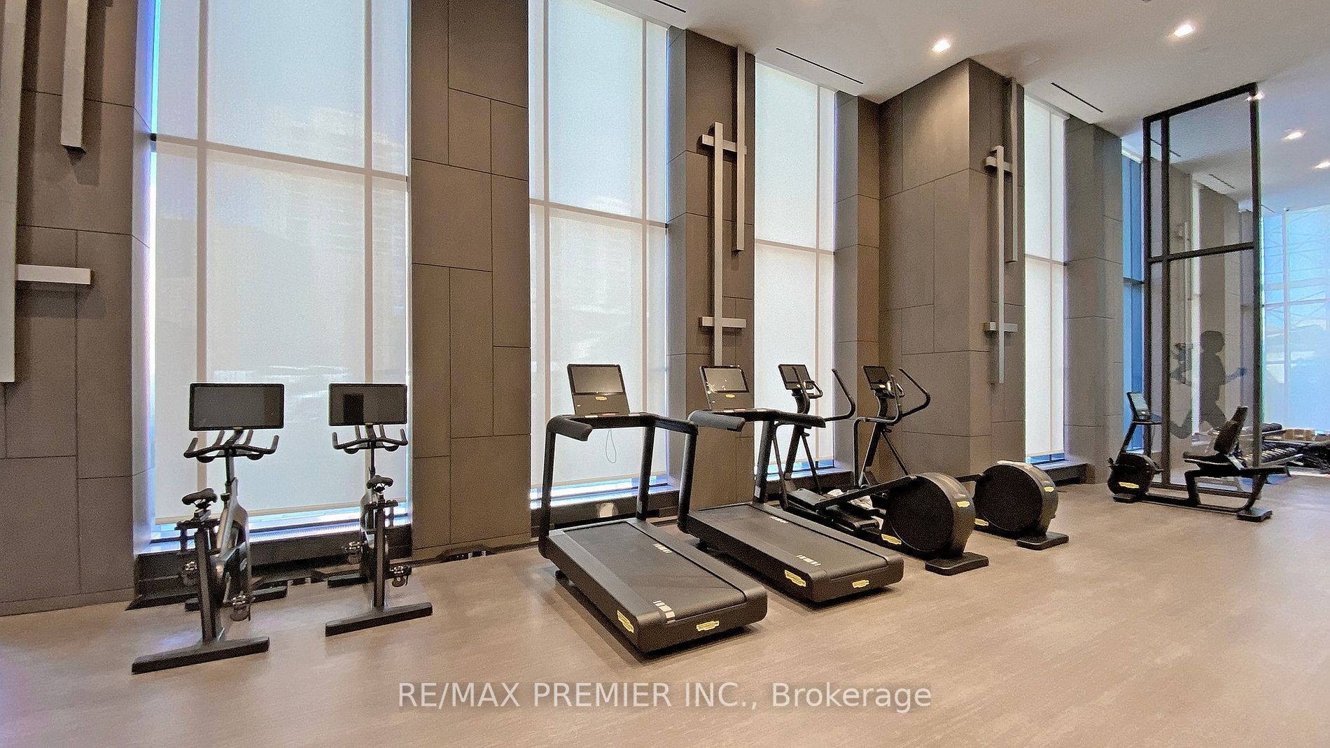 15 Holmes Avenue, #1708