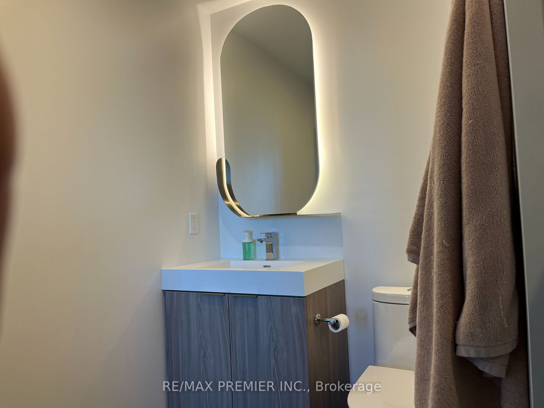 15 Holmes Avenue, #1708