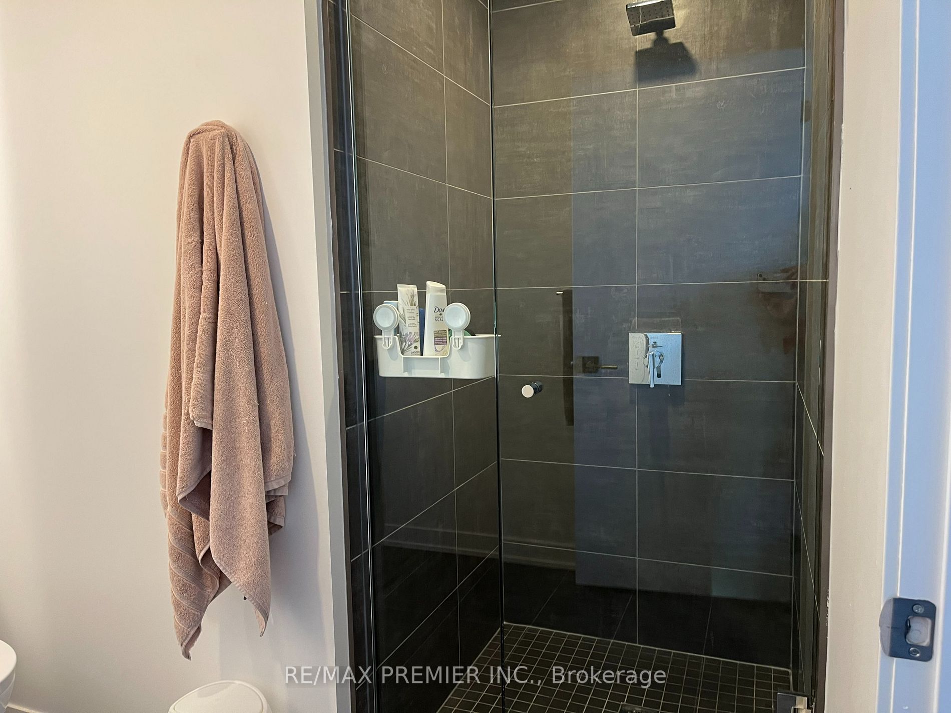 15 Holmes Avenue, #1708