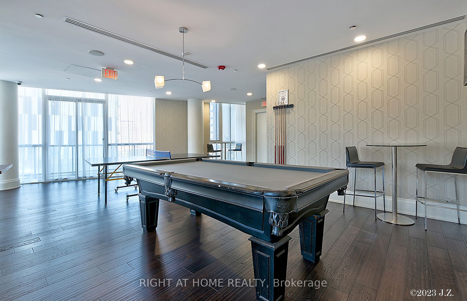 20 Bruyeres Mews, #1707