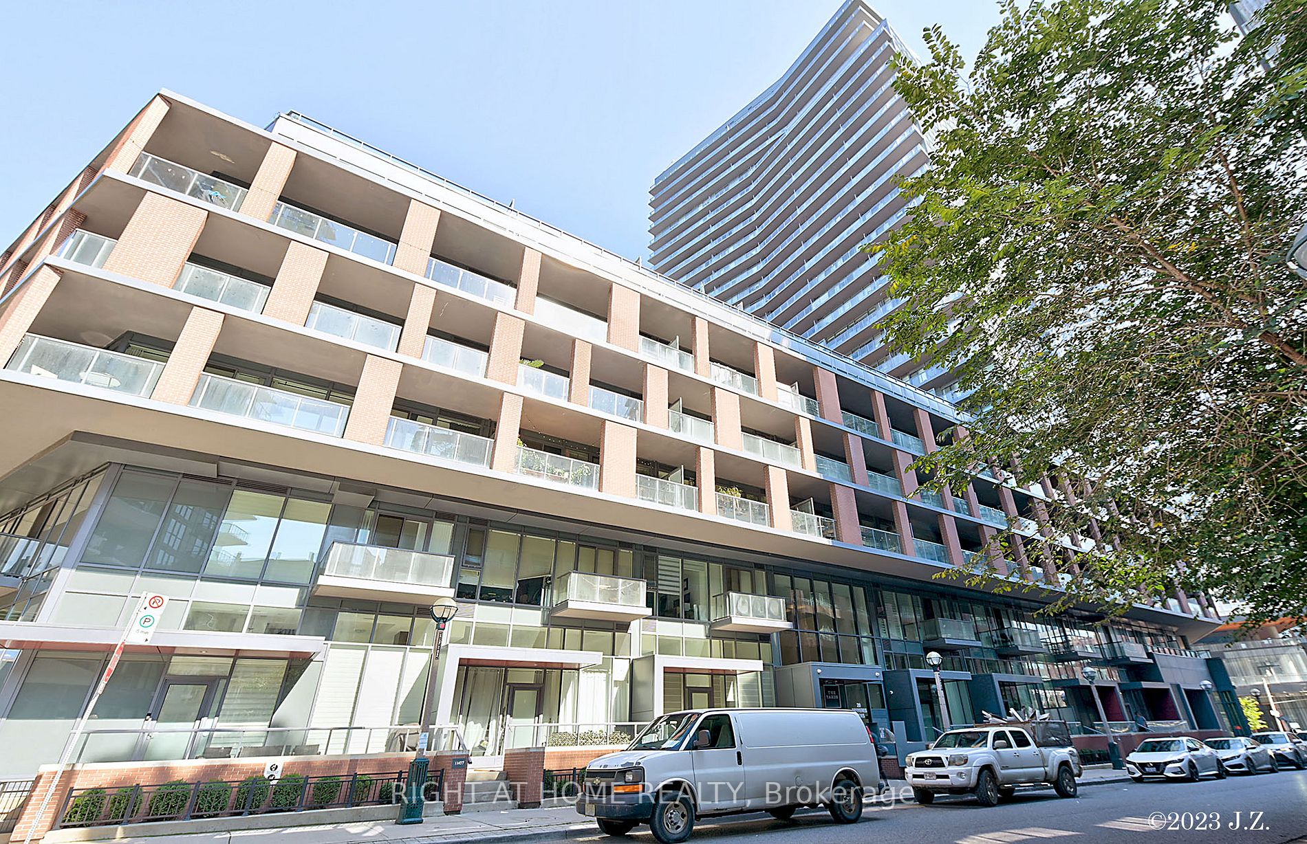 20 Bruyeres Mews, #1707