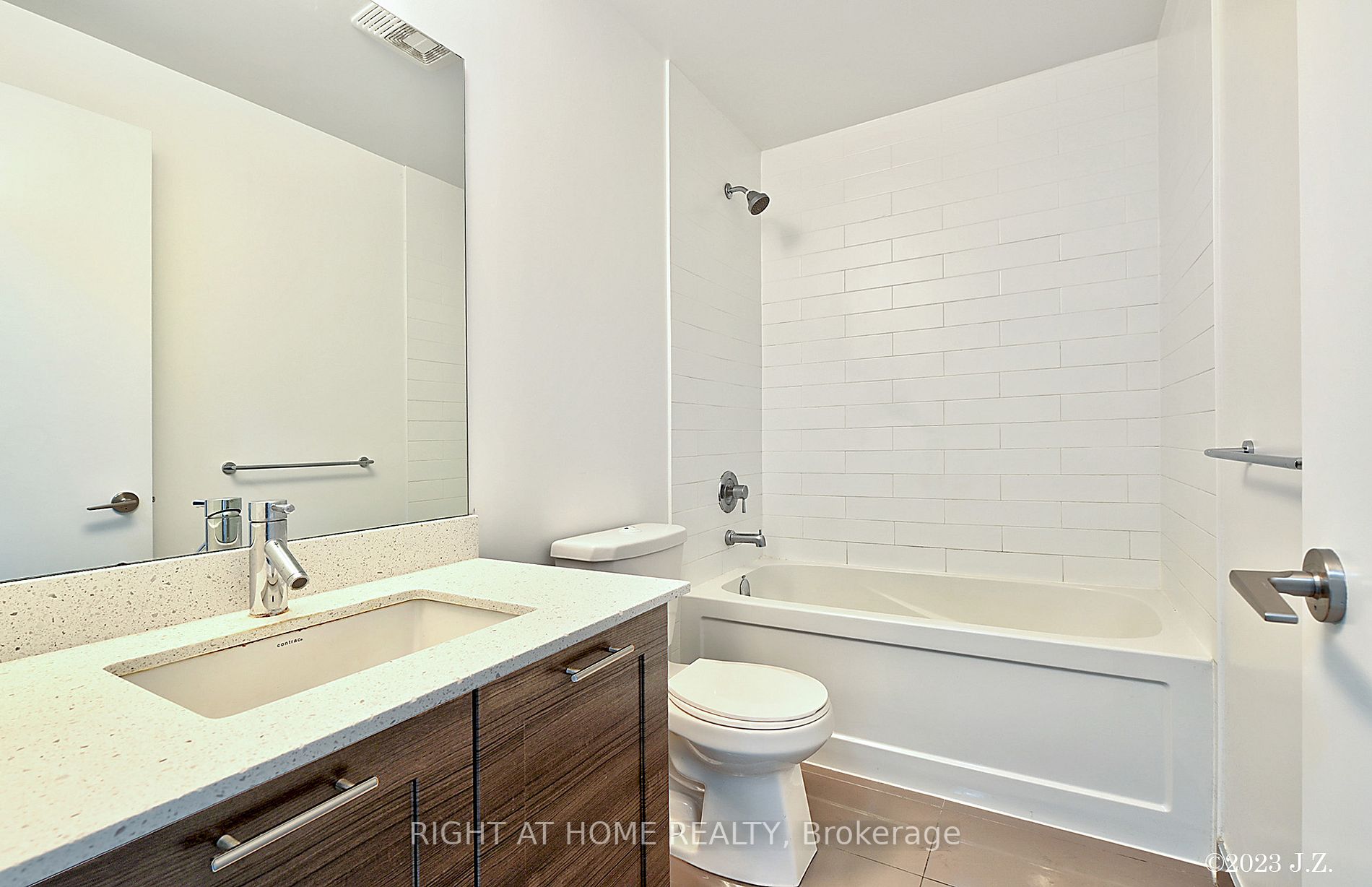 20 Bruyeres Mews, #1707