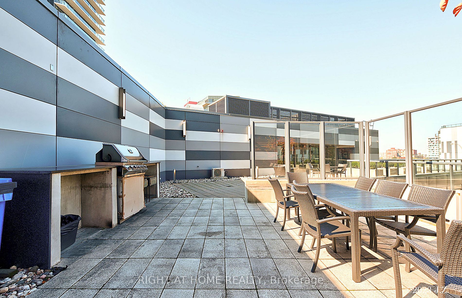 20 Bruyeres Mews, #1707