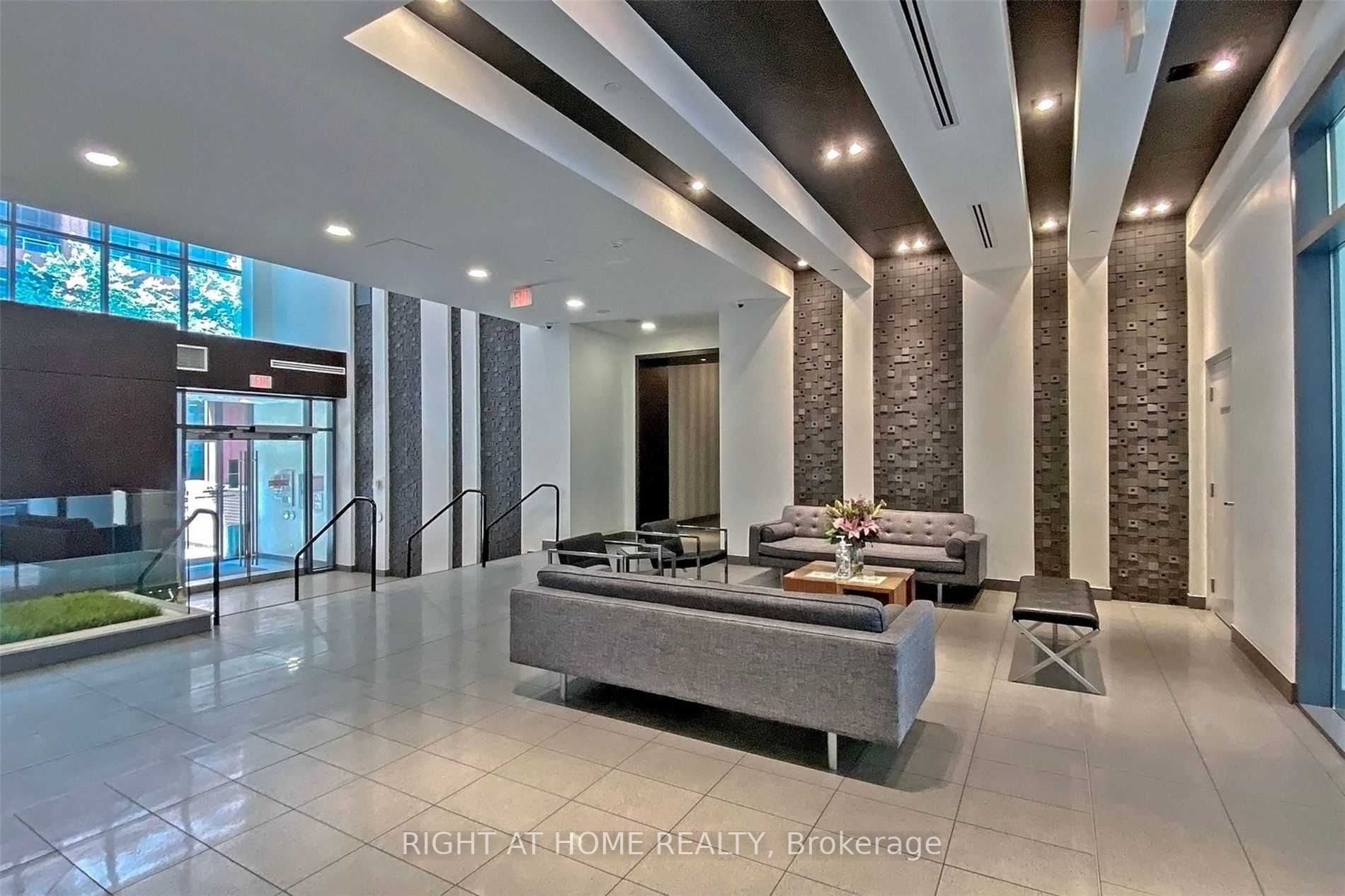 20 Bruyeres Mews, #1707