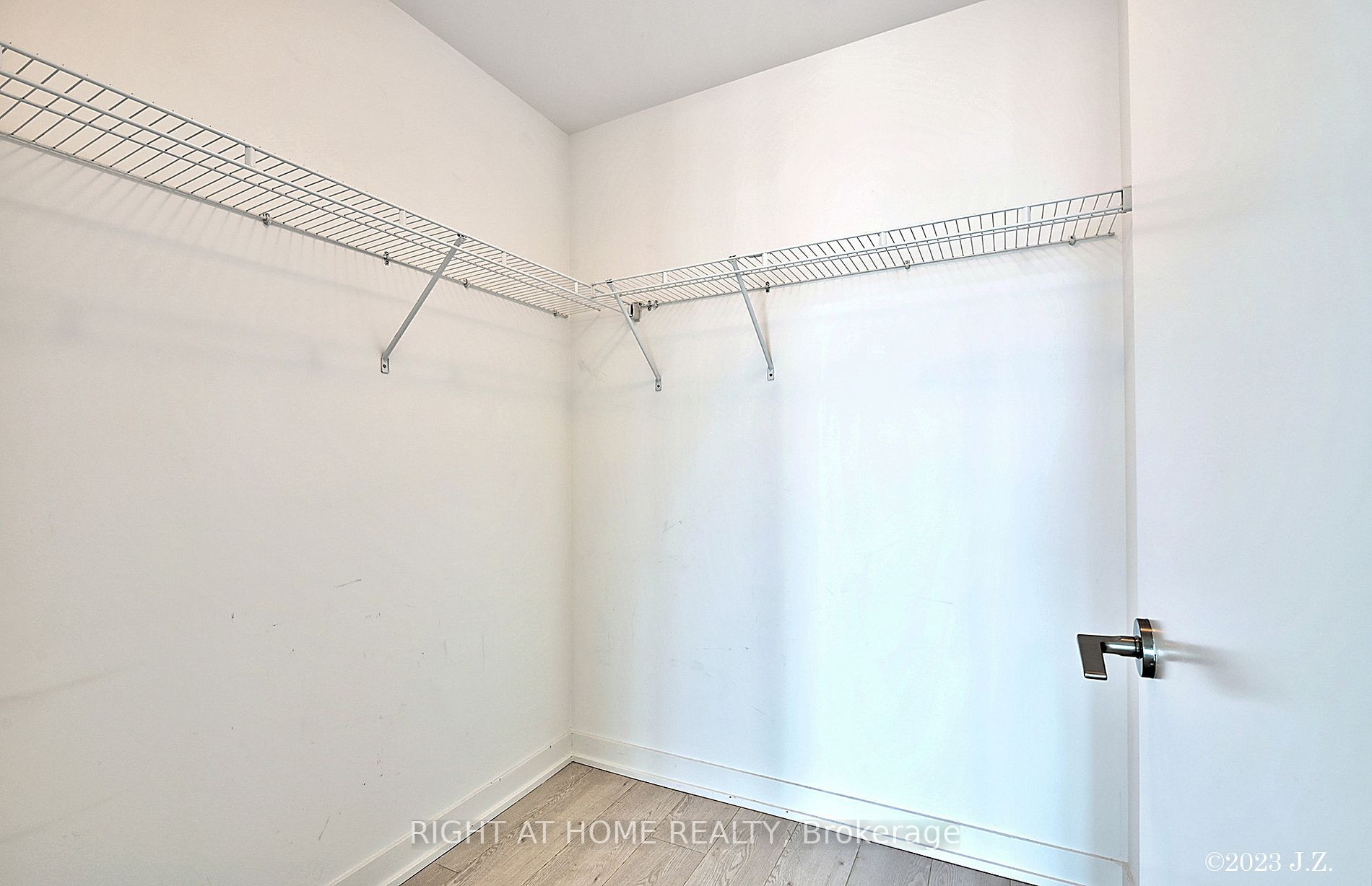20 Bruyeres Mews, #1707