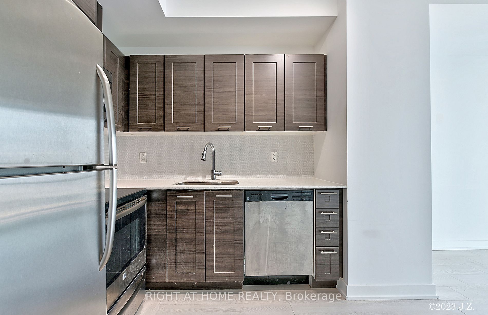 20 Bruyeres Mews, #1707