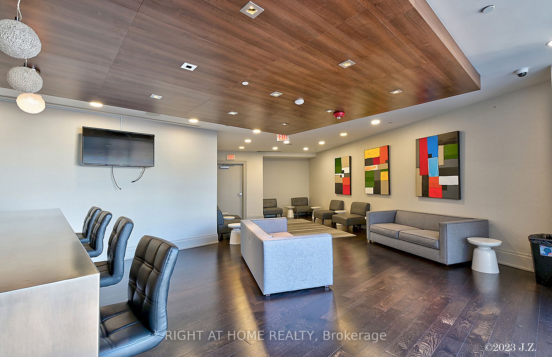 20 Bruyeres Mews, #1707