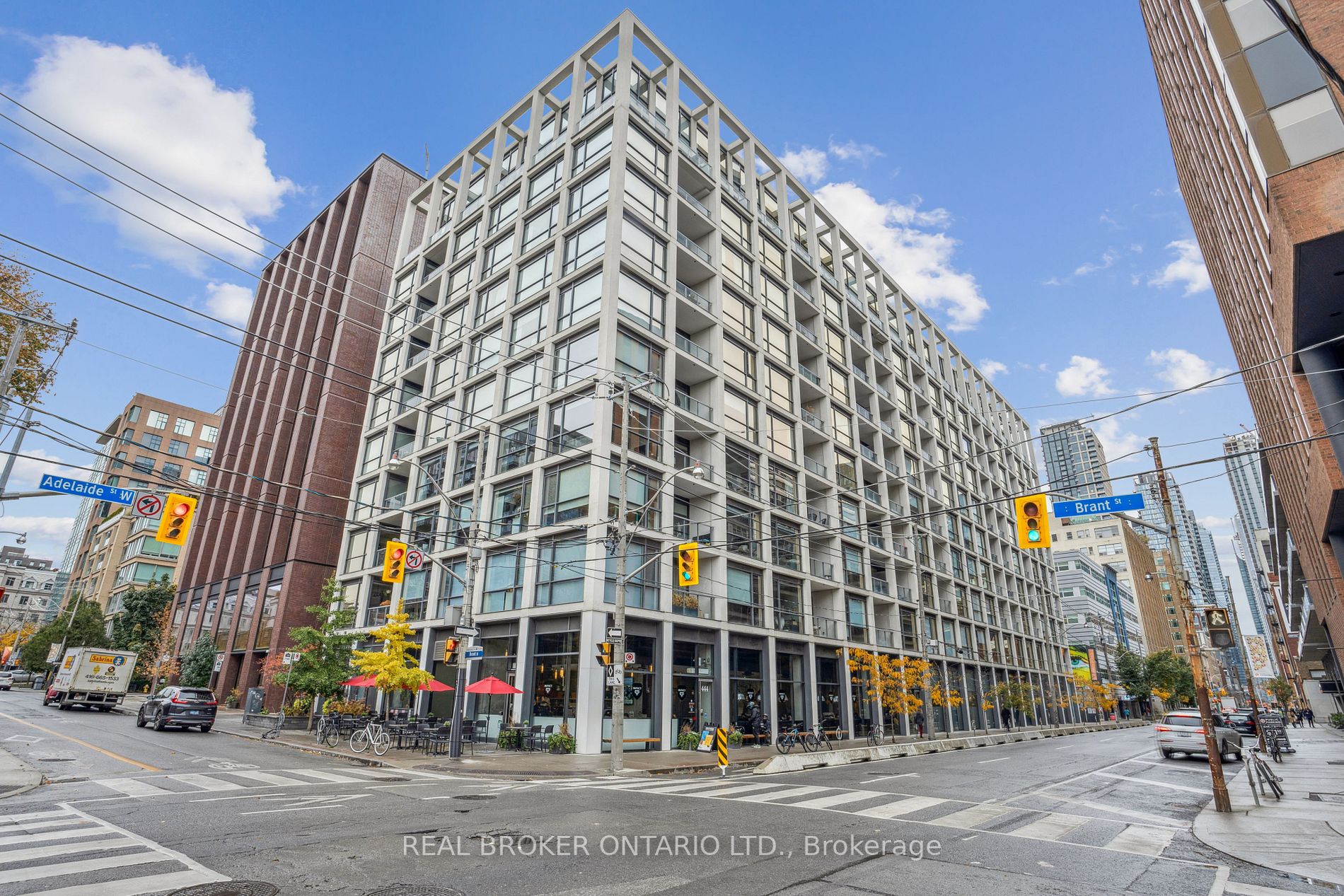 39 Brant St, #305