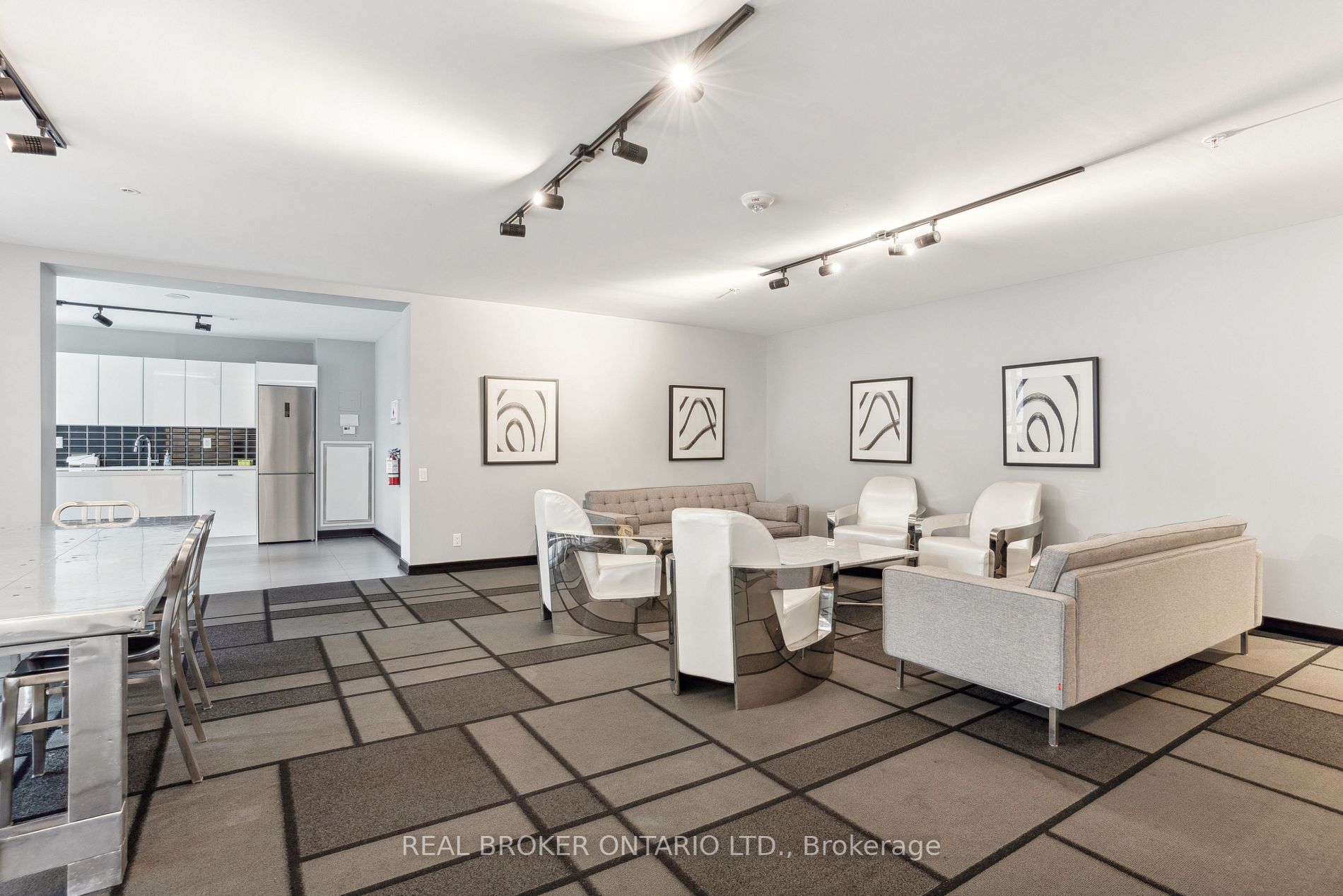39 Brant St, #305