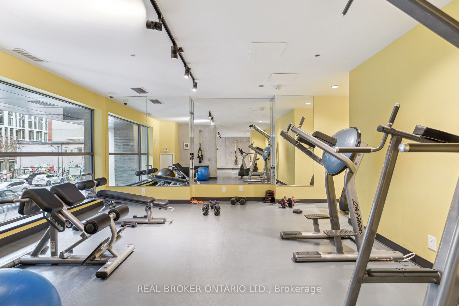 39 Brant St, #305