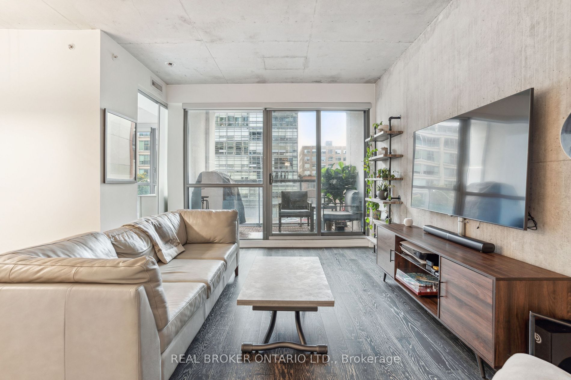 39 Brant St, #305