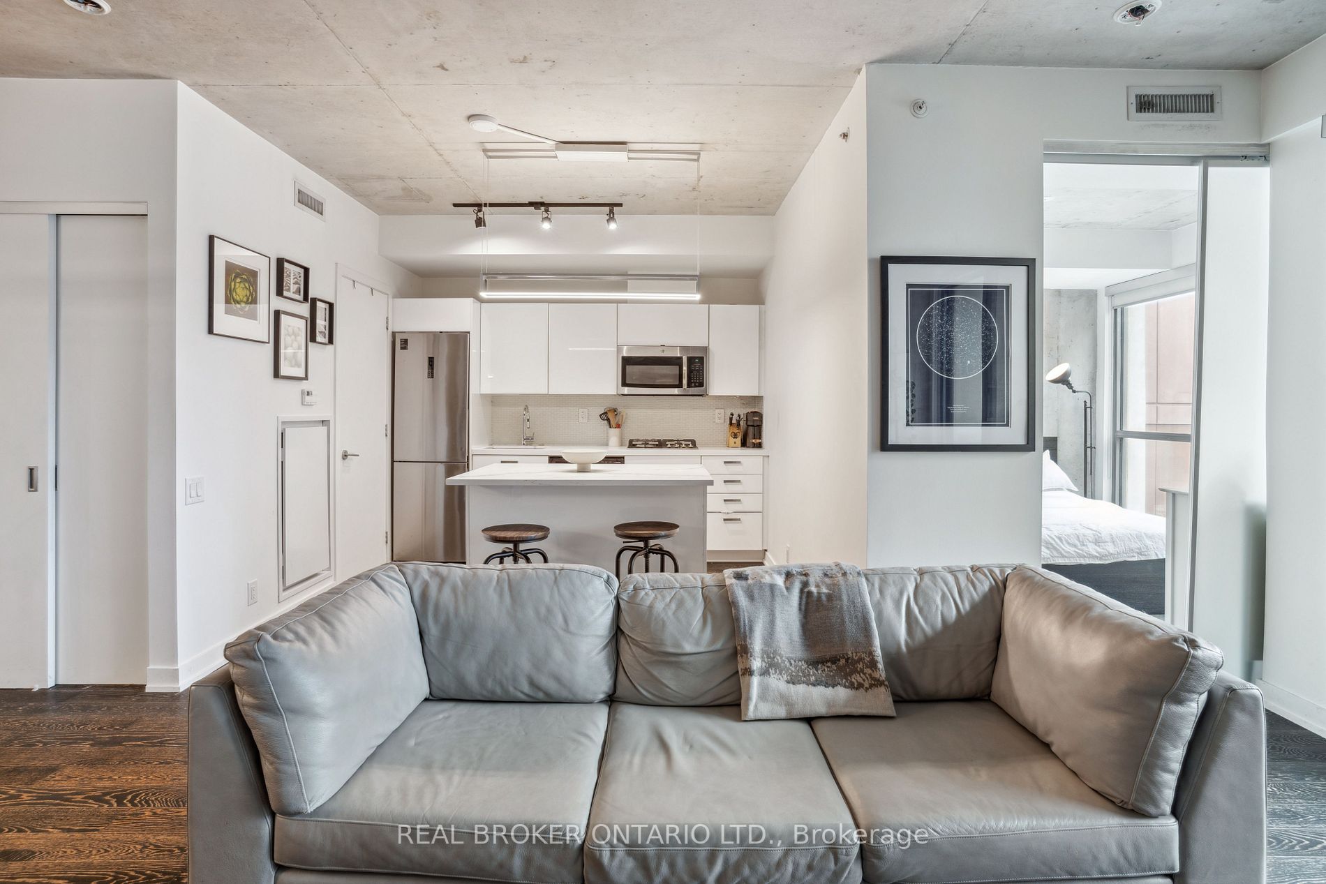 39 Brant St, #305