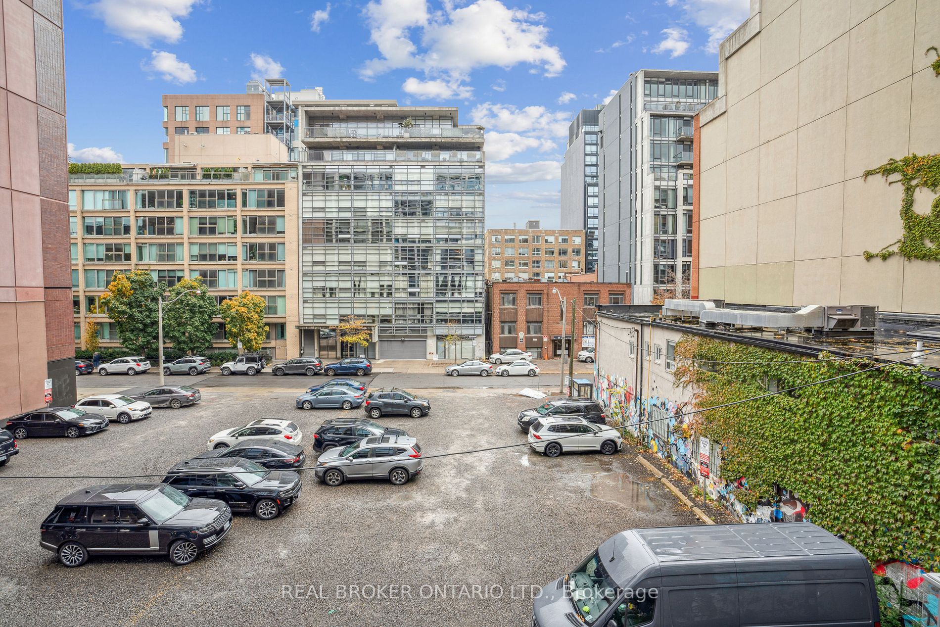 39 Brant St, #305