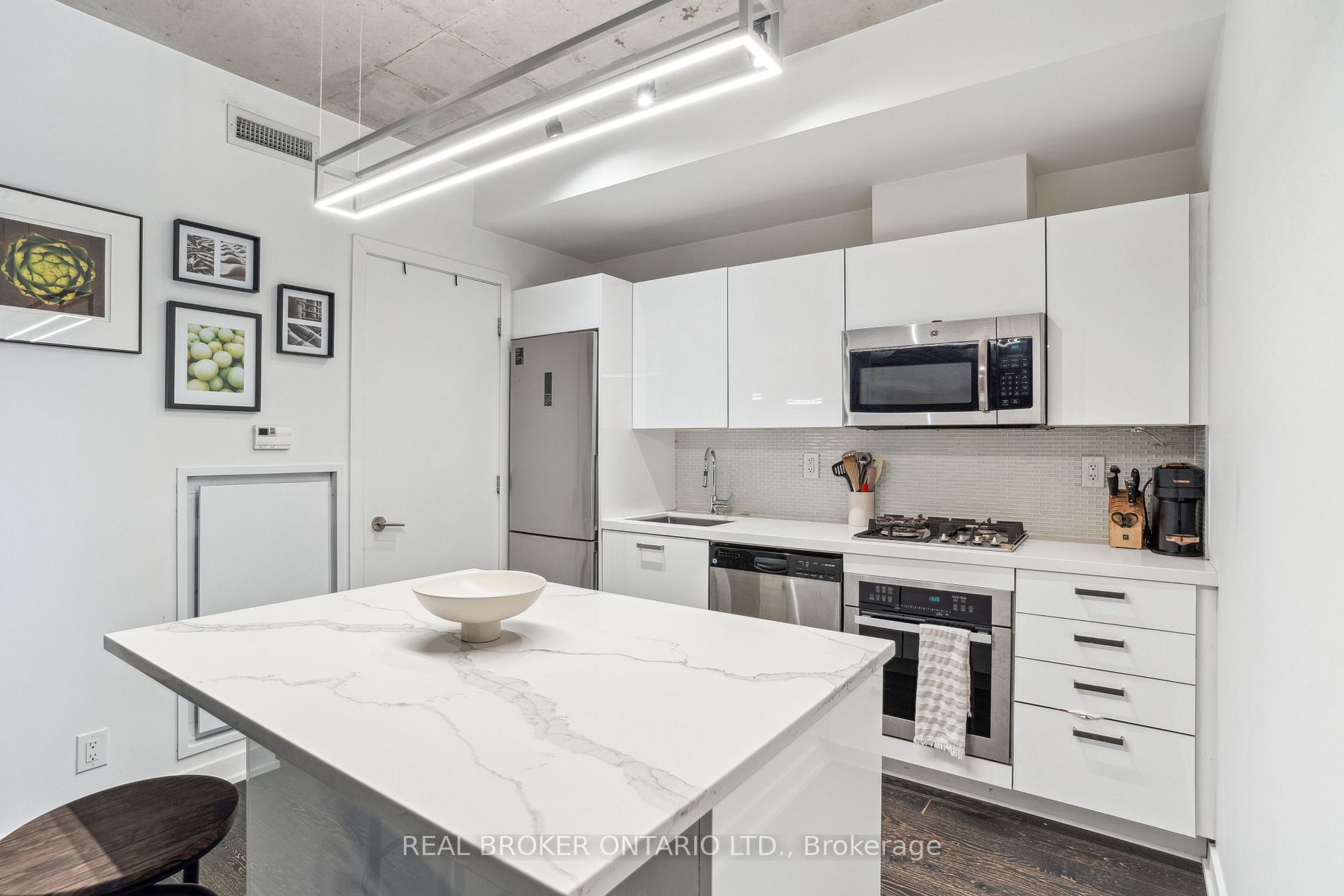 39 Brant St, #305
